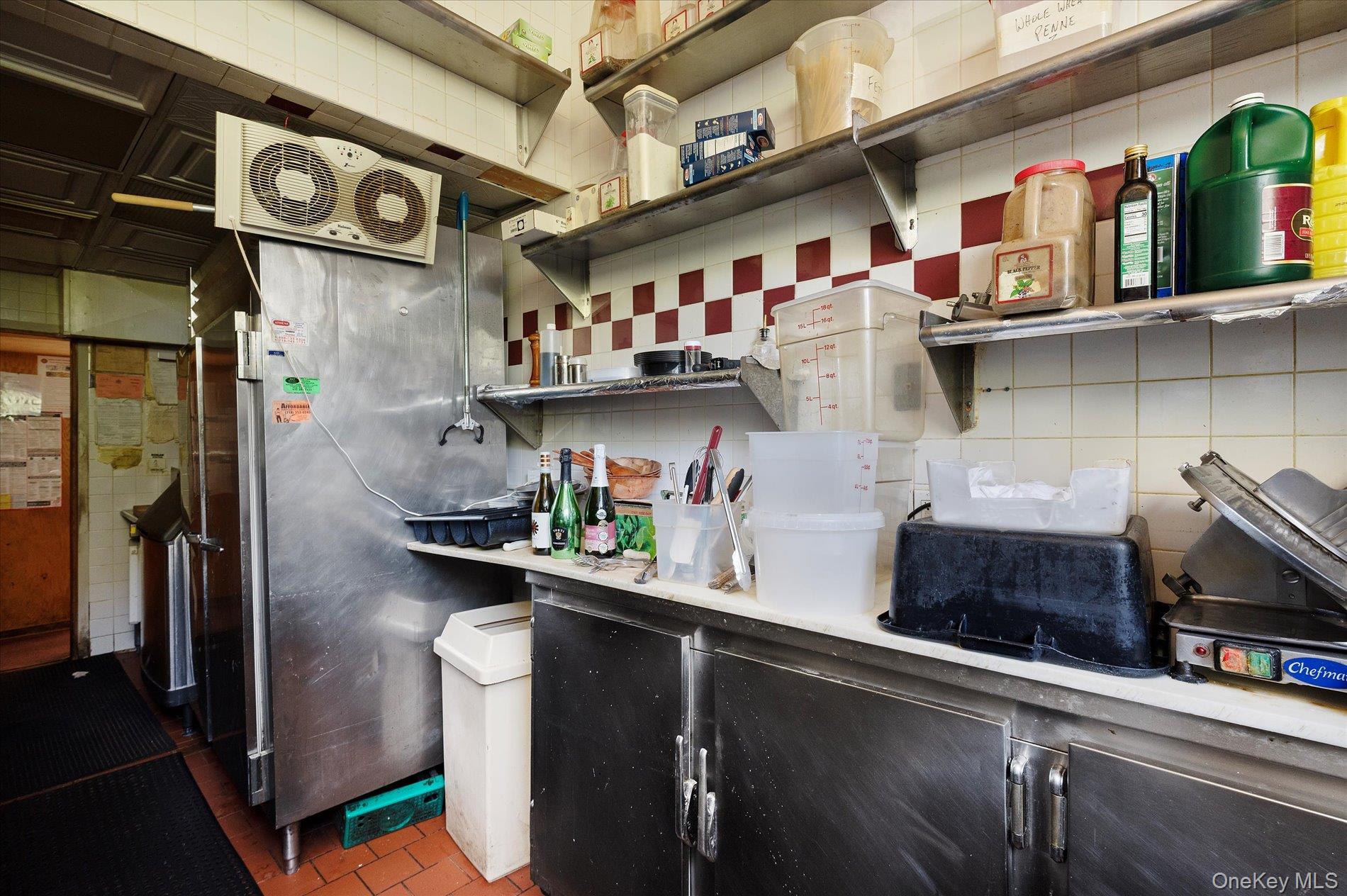 #16 photo, 8-12 Railroad Avenue, ナッソー郡 Glen Head , NY 11545