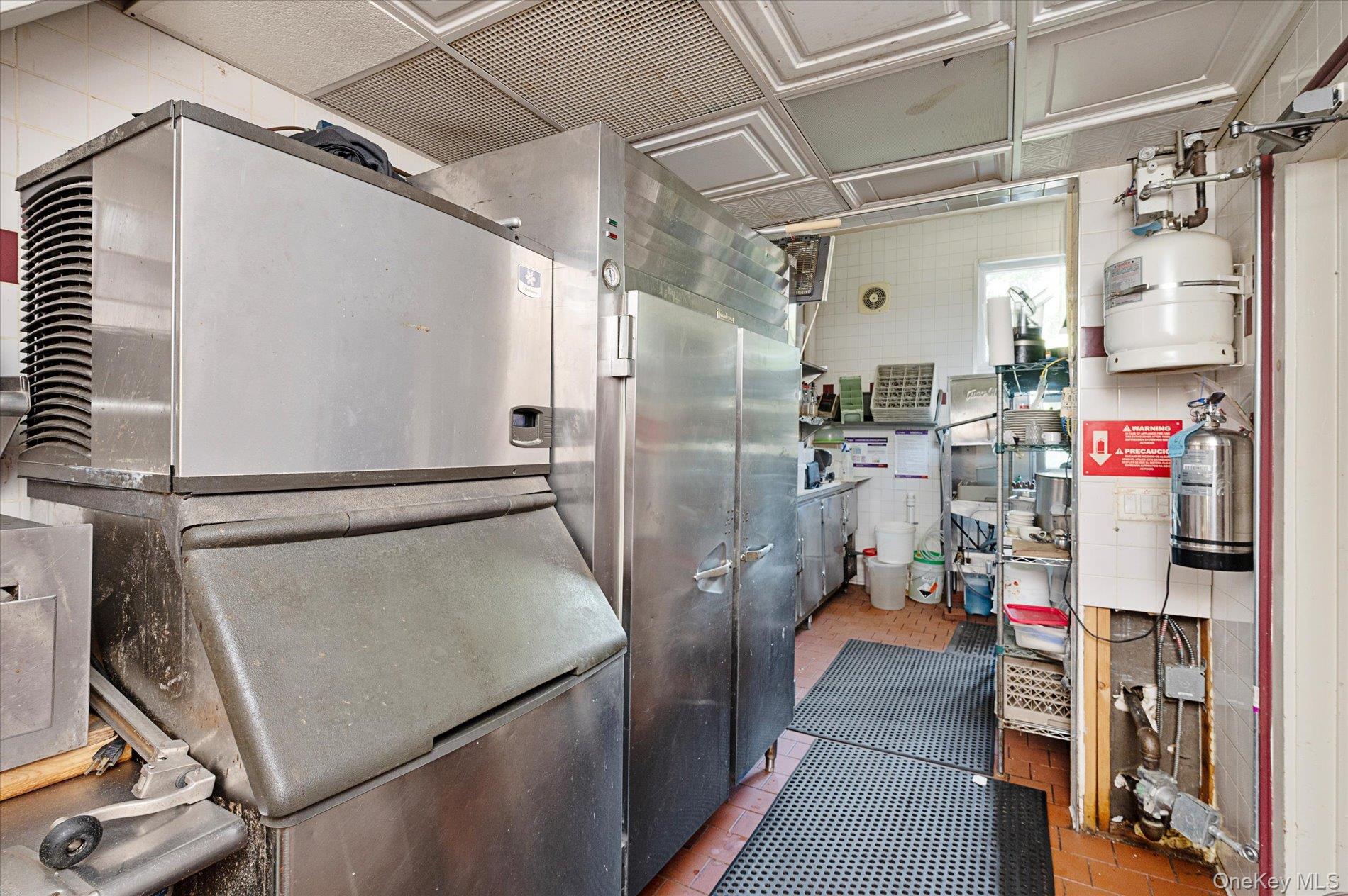 #18 photo, 8-12 Railroad Avenue, ナッソー郡 Glen Head , NY 11545