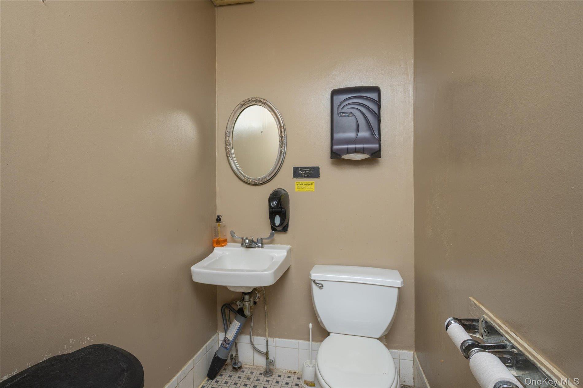 #19 photo, 8-12 Railroad Avenue, ナッソー郡 Glen Head , NY 11545