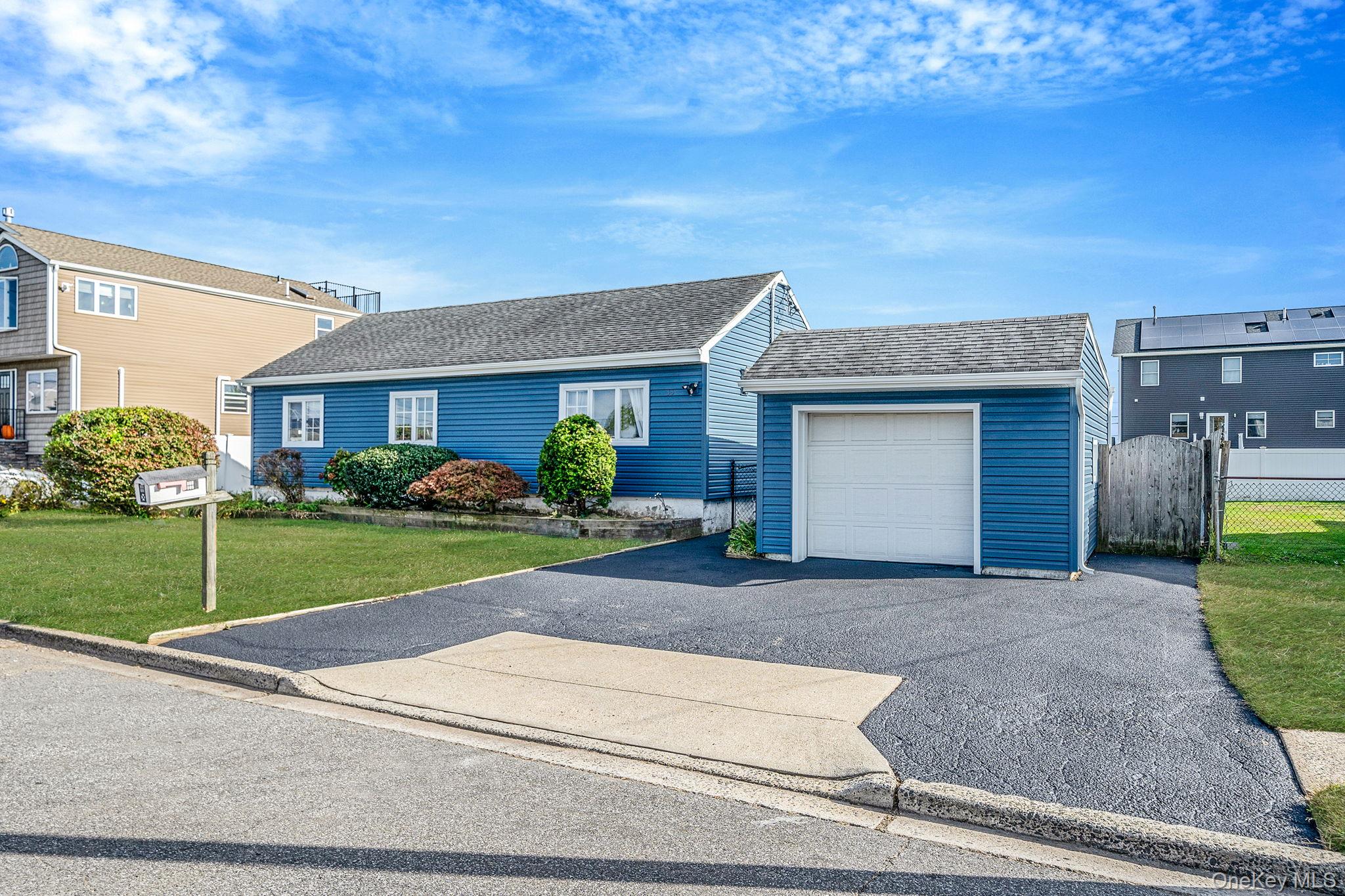 #1 photo, 33 E. Seacrest Avenue, Lindenhurst , NY 11757