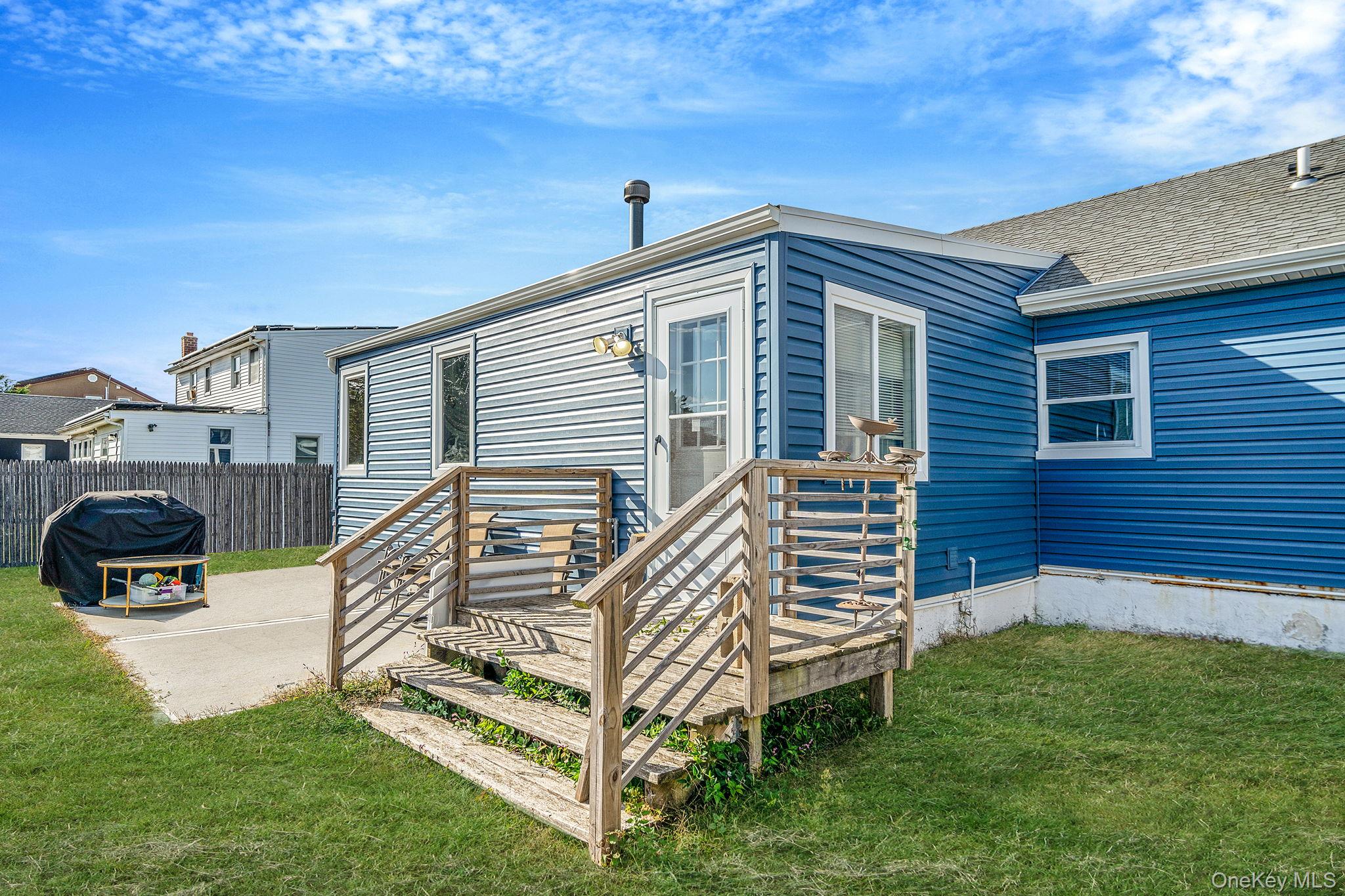 #10 photo, 33 E. Seacrest Avenue, Lindenhurst , NY 11757