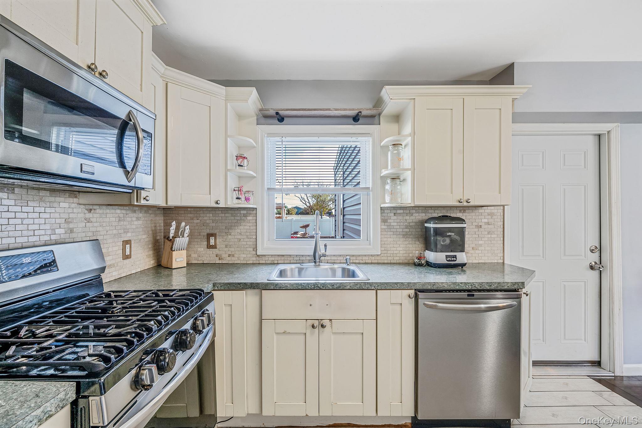 #14 photo, 33 E. Seacrest Avenue, Lindenhurst , NY 11757