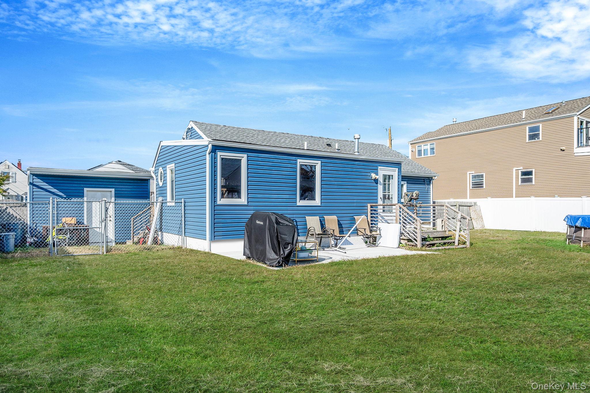 #6 photo, 33 E. Seacrest Avenue, Lindenhurst , NY 11757