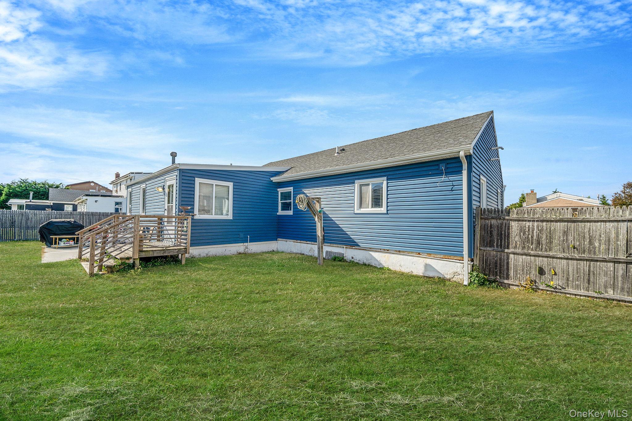 #9 photo, 33 E. Seacrest Avenue, Lindenhurst , NY 11757