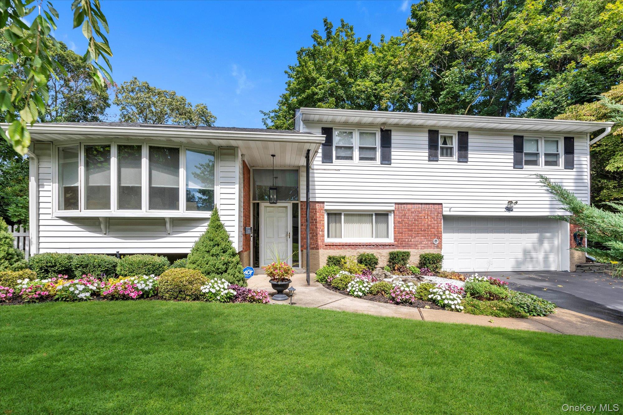 #1 photo, 5 Meroke Court, Huntington Station , NY 11746