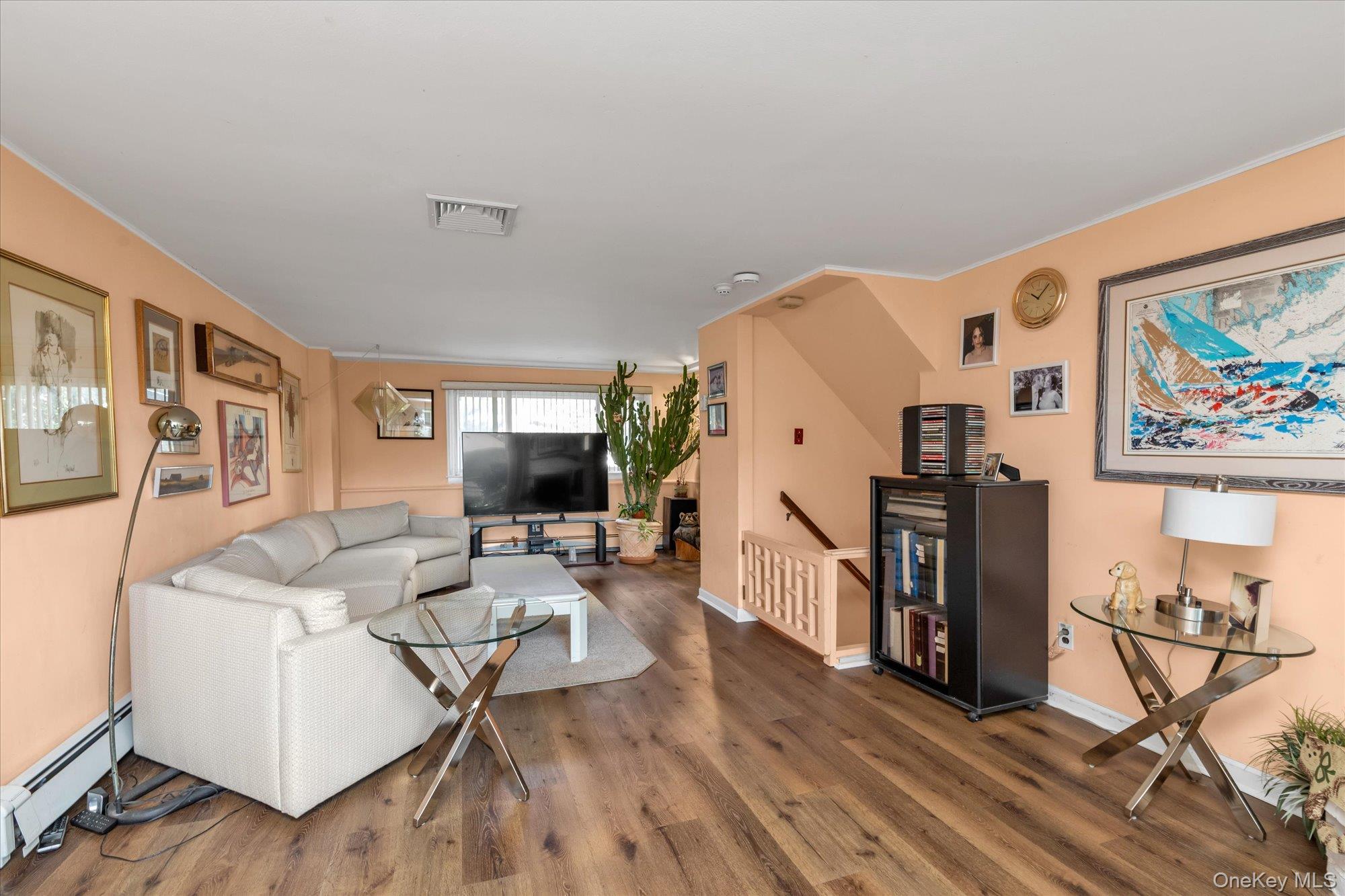 #10 photo, 5 Meroke Court, Huntington Station , NY 11746