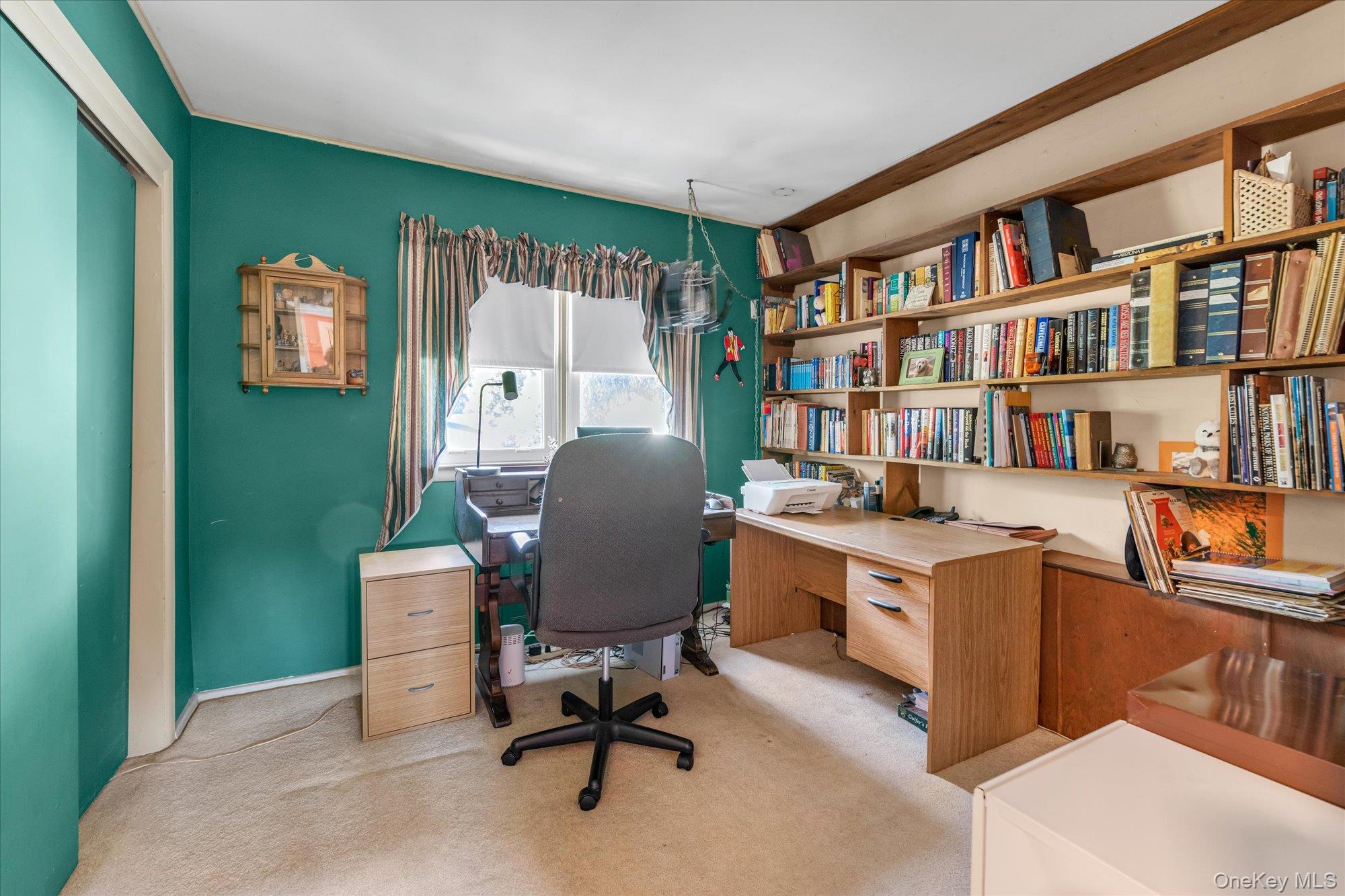 #17 photo, 5 Meroke Court, Huntington Station , NY 11746