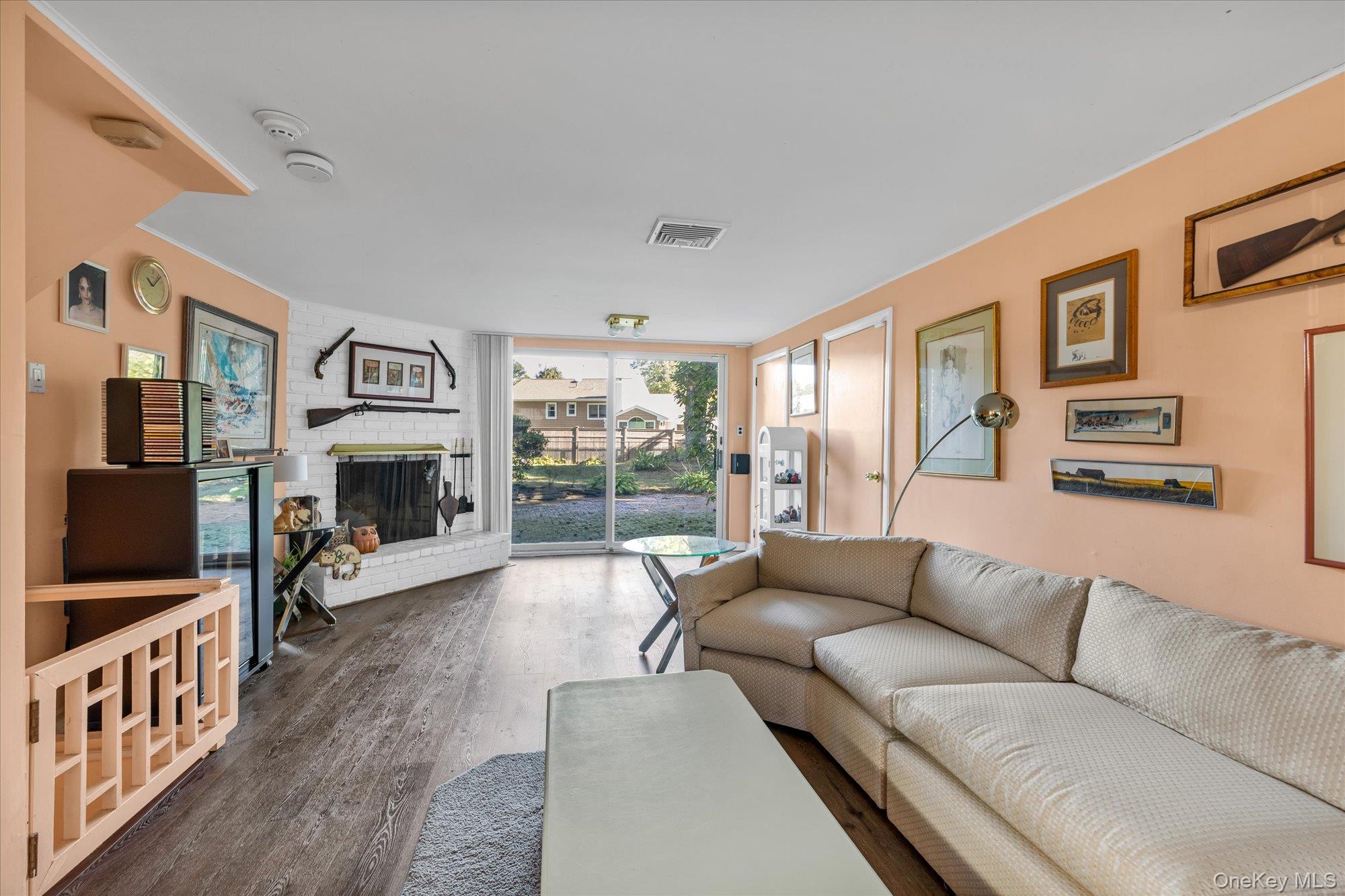 #9 photo, 5 Meroke Court, Huntington Station , NY 11746