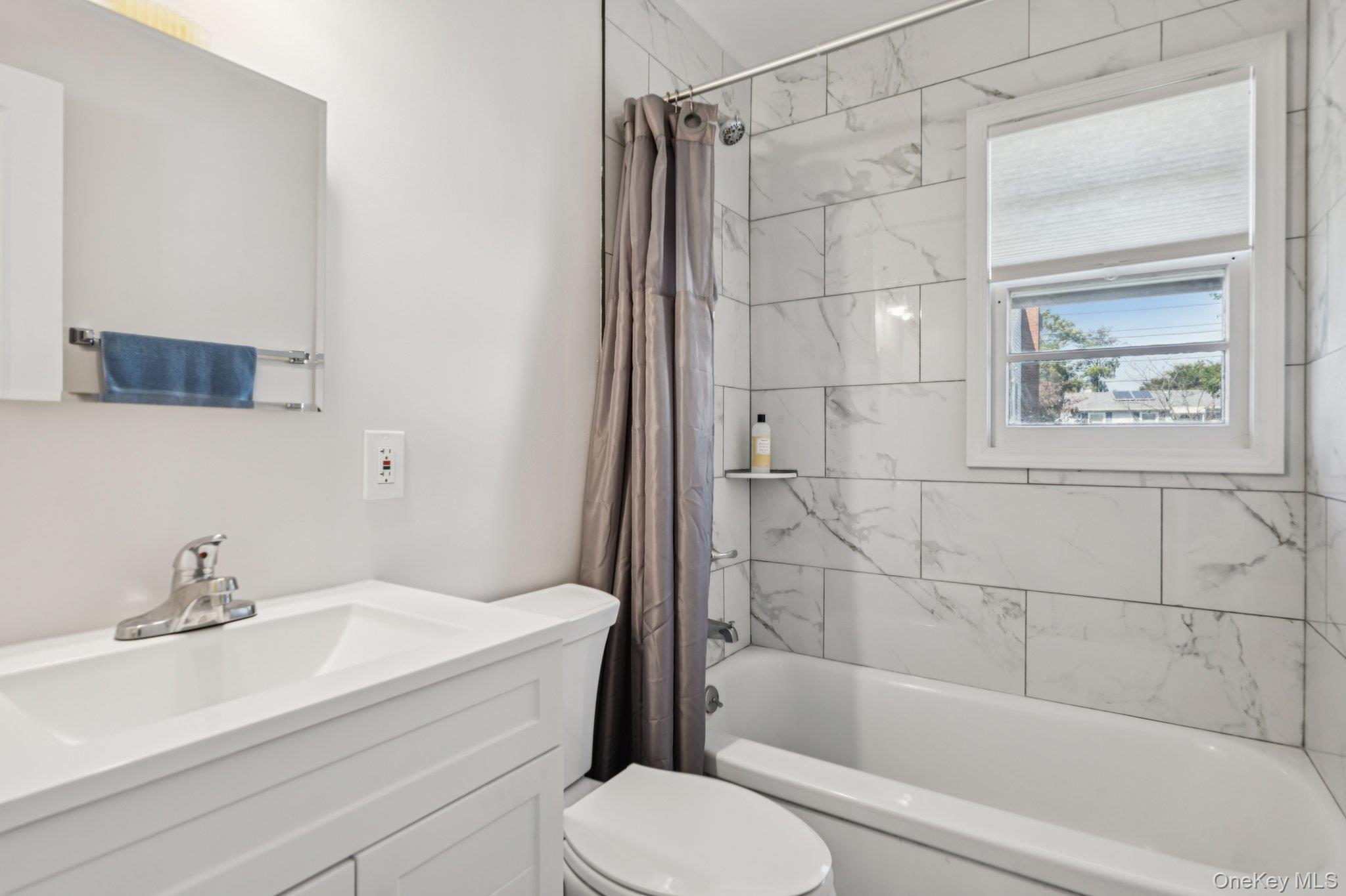 #11 photo, 178 Princess Street, ナッソー郡 Hicksville , NY 11801