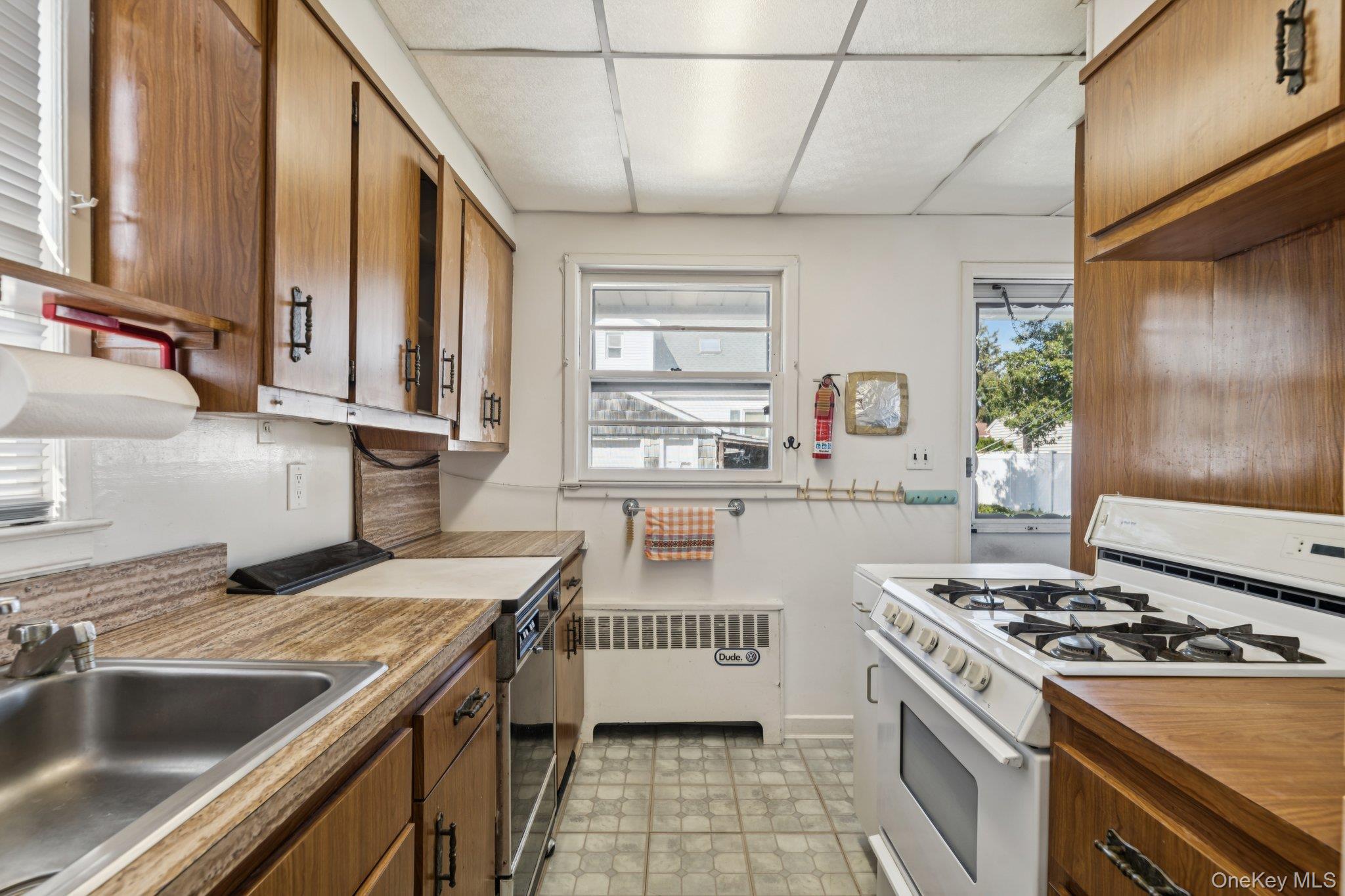 #9 photo, 178 Princess Street, ナッソー郡 Hicksville , NY 11801