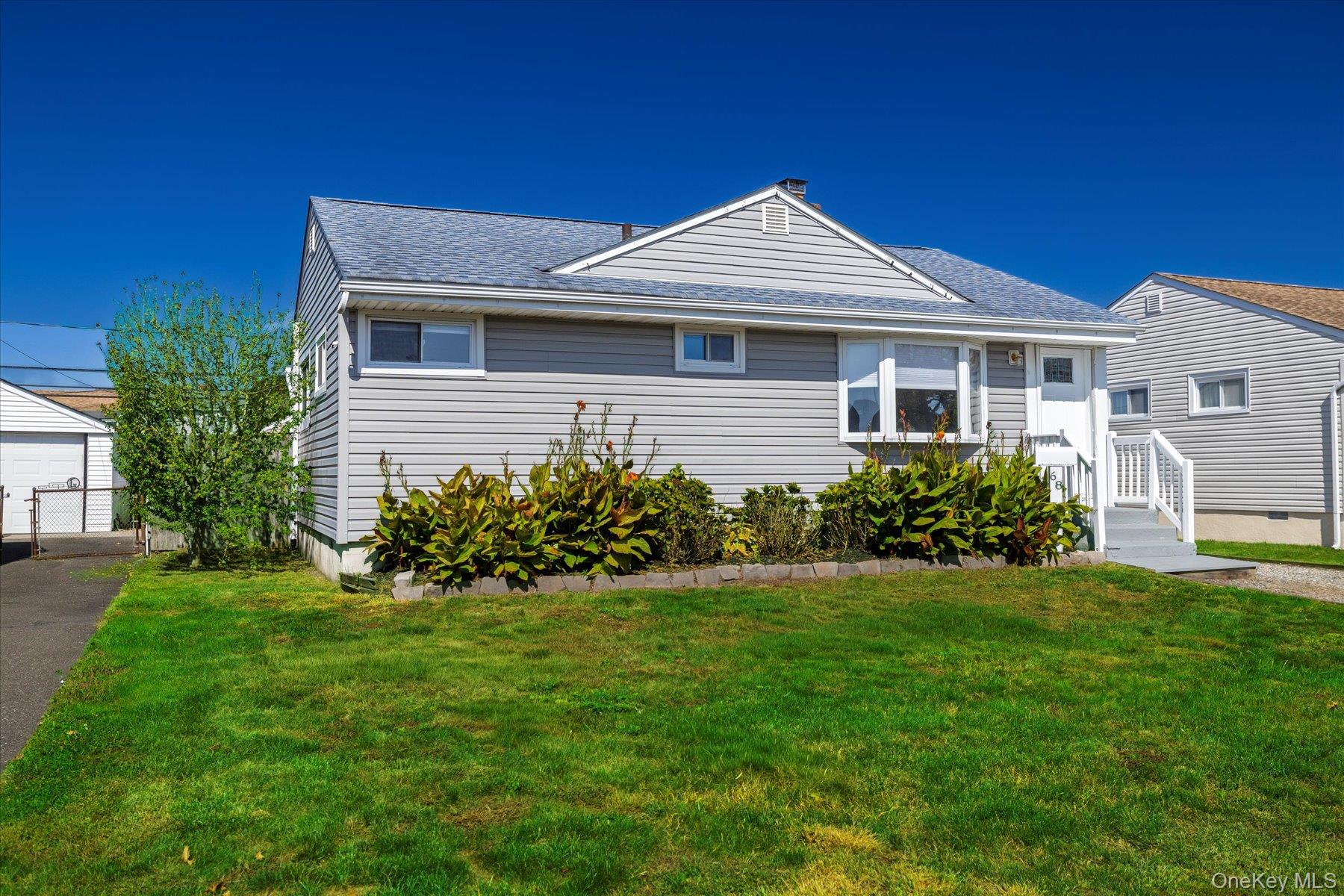 #2 photo, 68 Tyler Street, ナッソー郡 Freeport , NY 11520