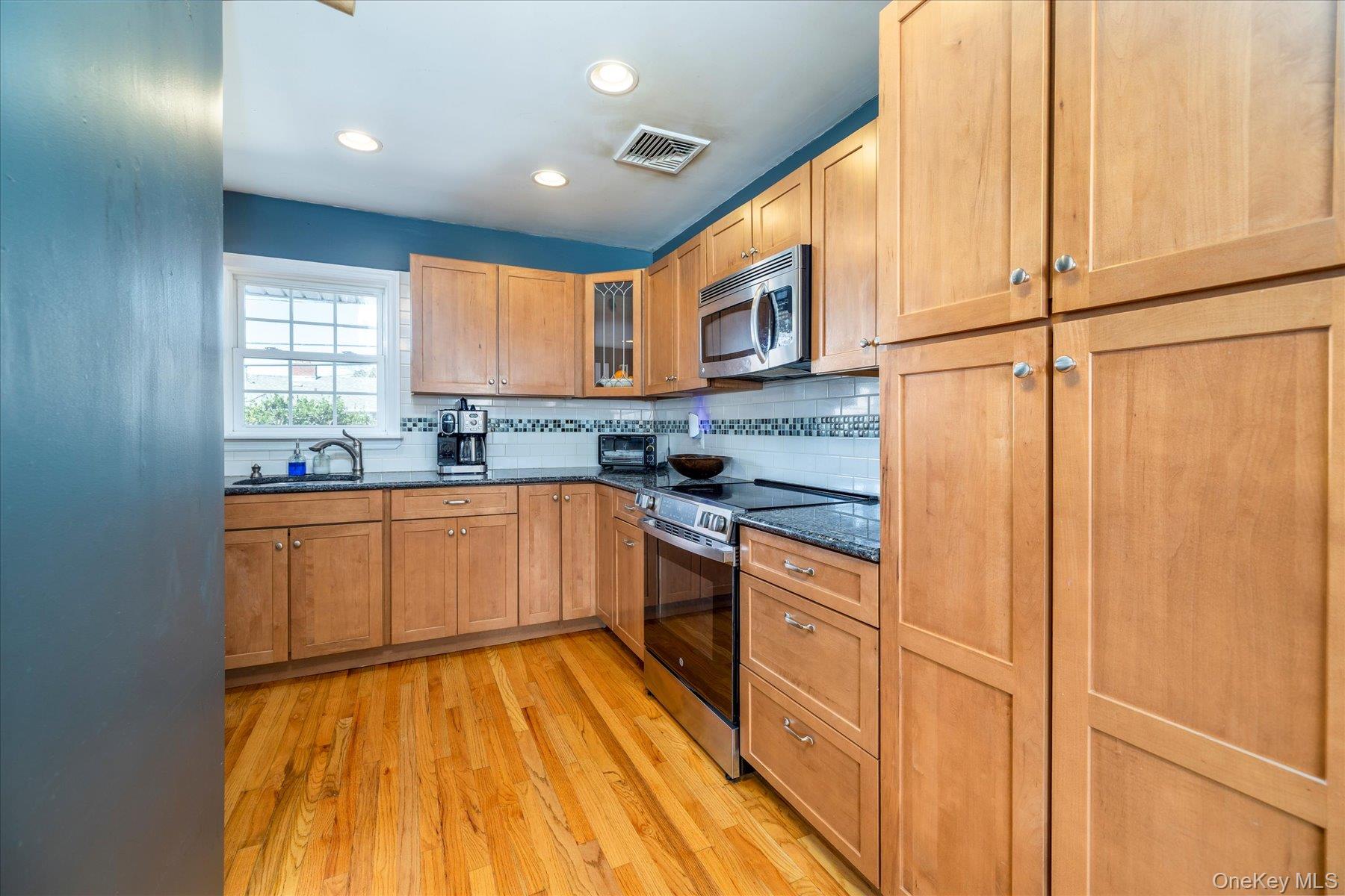 #6 photo, 68 Tyler Street, ナッソー郡 Freeport , NY 11520