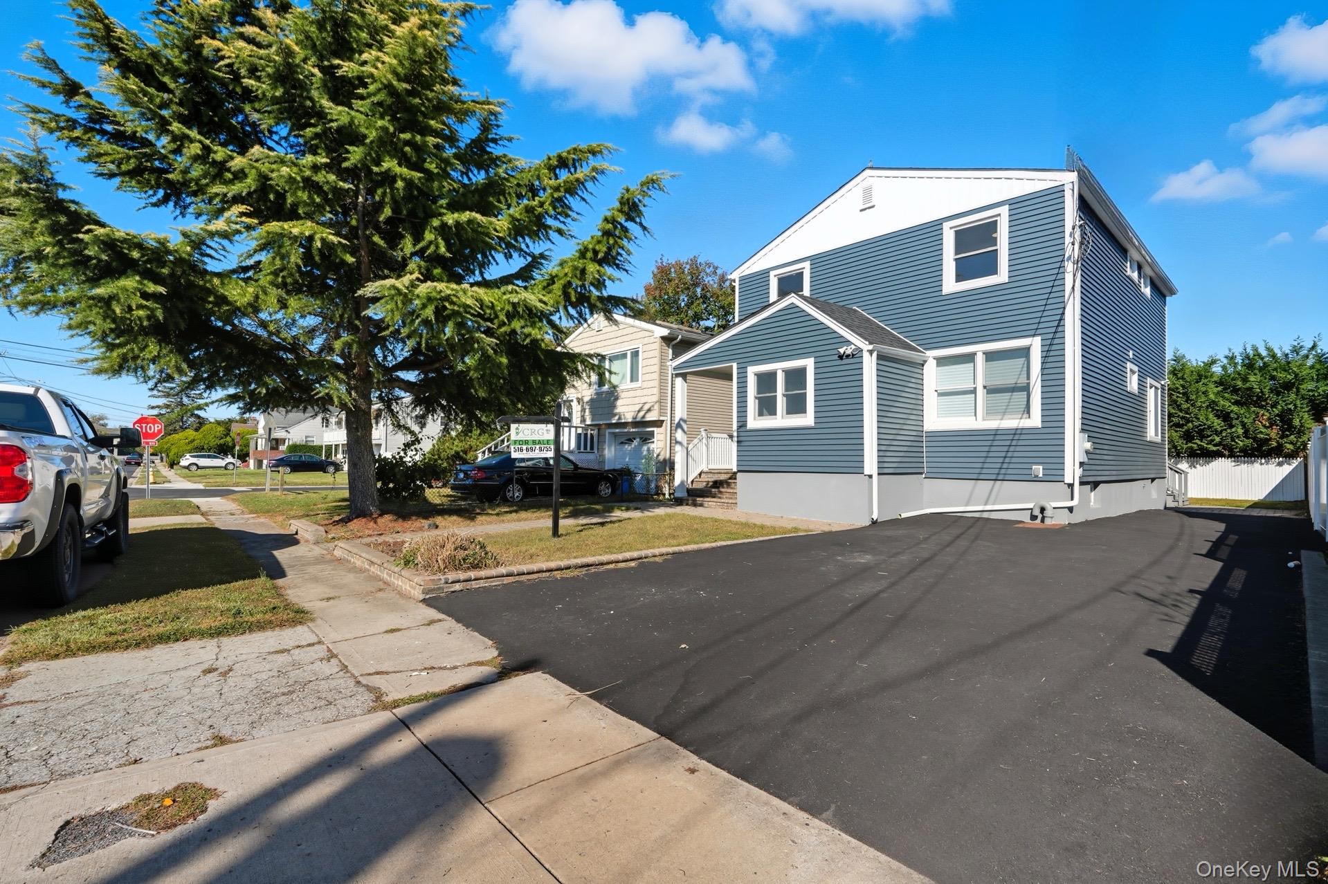 #1 photo, 45 Venetian Prom, サフォーク郡 Lindenhurst , NY 11757