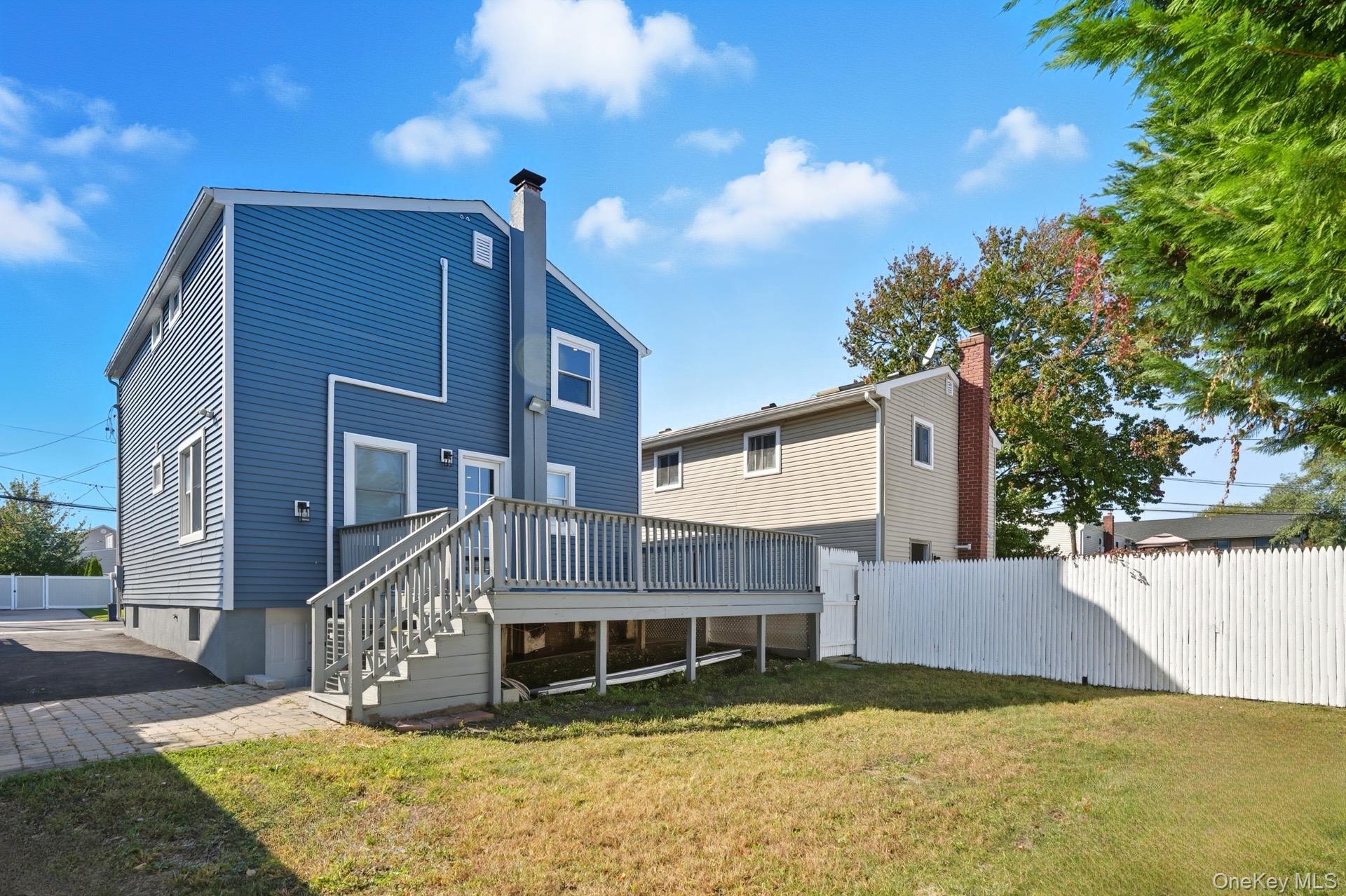 #10 photo, 45 Venetian Prom, サフォーク郡 Lindenhurst , NY 11757