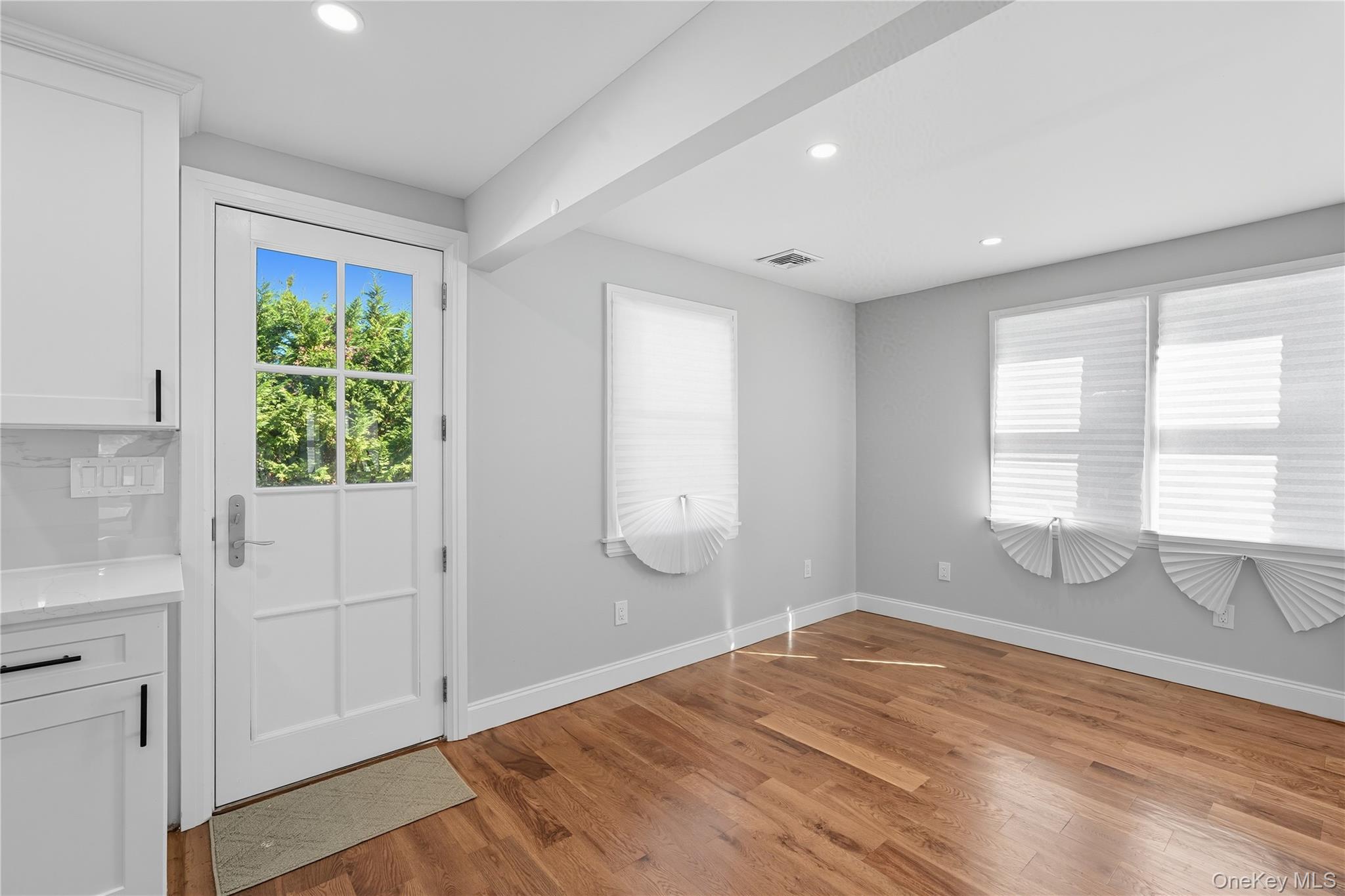 #12 photo, 45 Venetian Prom, サフォーク郡 Lindenhurst , NY 11757