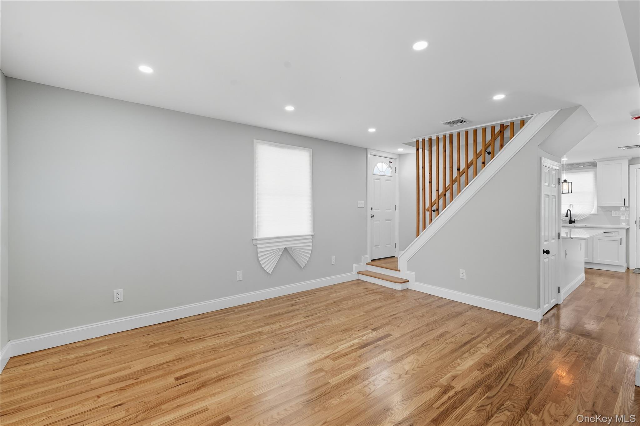 #14 photo, 45 Venetian Prom, サフォーク郡 Lindenhurst , NY 11757