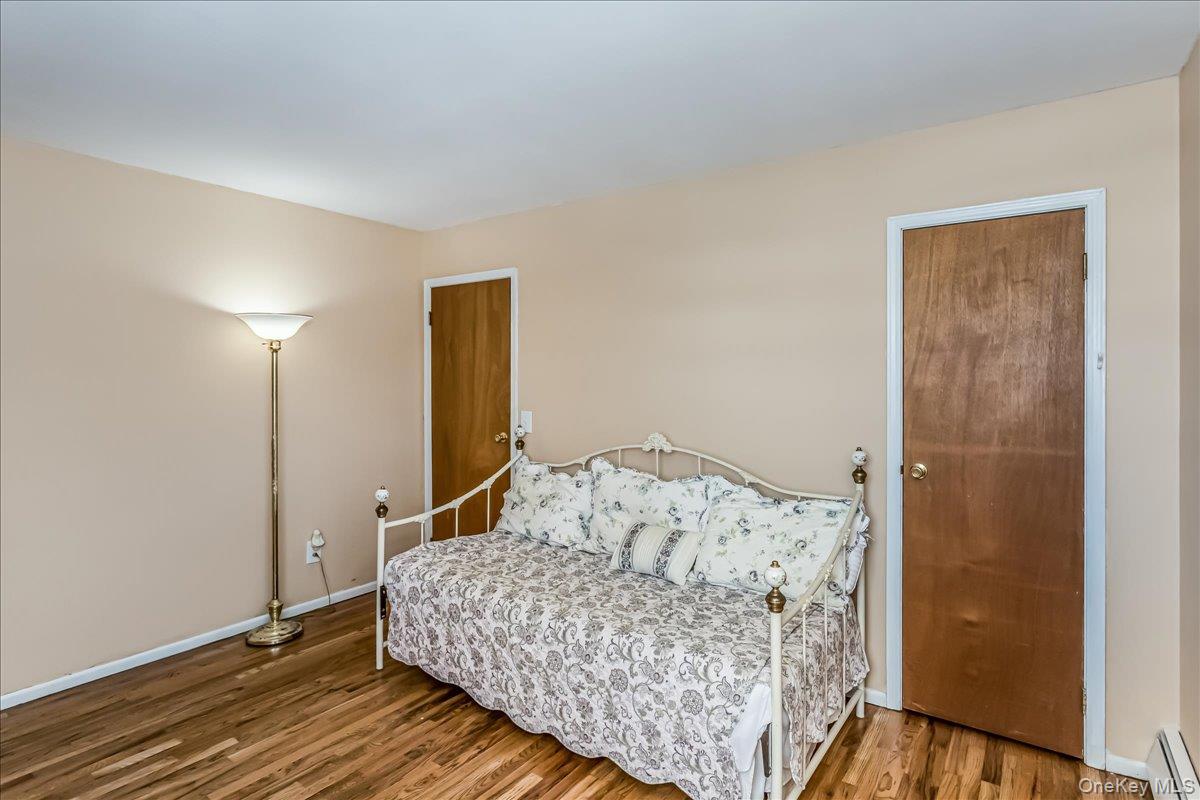 #10 photo, 1165 Hastings Circle, Baldwin Harbor , NY 11510