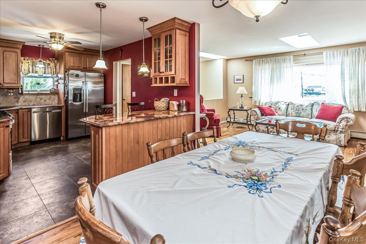 #4 photo, 1165 Hastings Circle, Baldwin Harbor , NY 11510