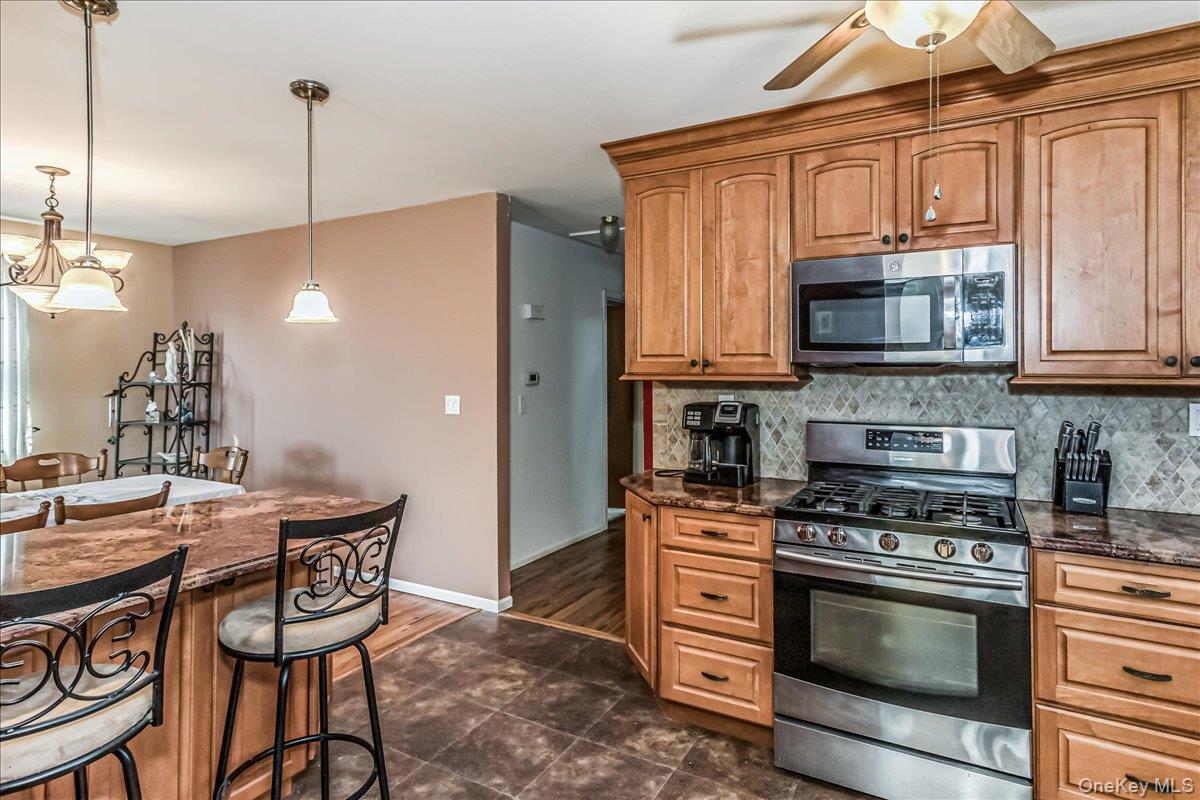 #6 photo, 1165 Hastings Circle, Baldwin Harbor , NY 11510