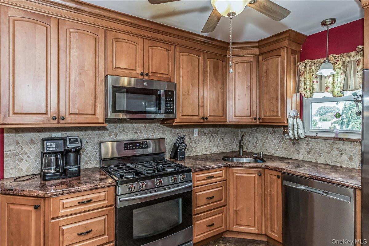 #7 photo, 1165 Hastings Circle, Baldwin Harbor , NY 11510