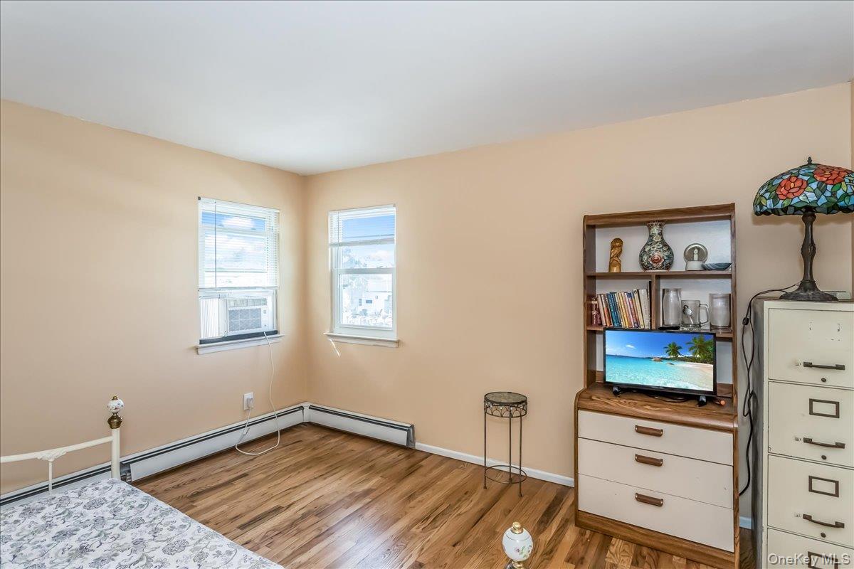 #9 photo, 1165 Hastings Circle, Baldwin Harbor , NY 11510