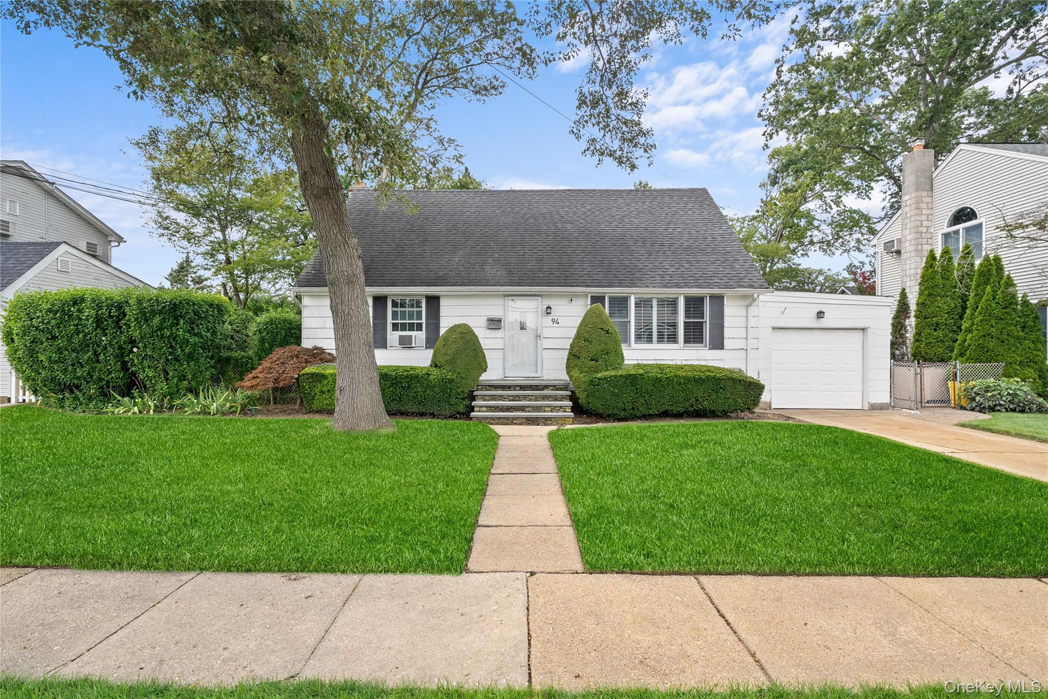 #1 photo, 94 Charles Avenue, 长岛 Massapequa Park , NY 11762