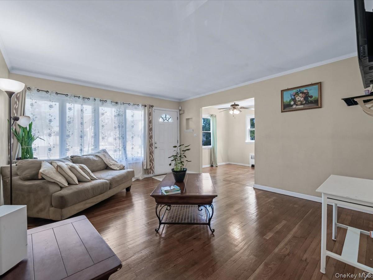 #3 photo, 200 W Marshall Street, ナッソー郡 Hempstead , NY 11550