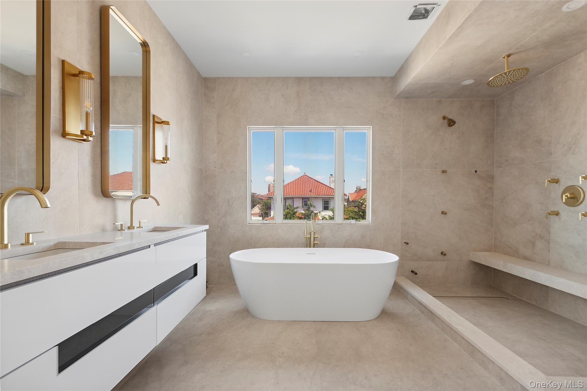 #17 photo, 65 W Beech Street, नासाउ काउंटी Long Beach , NY 11561