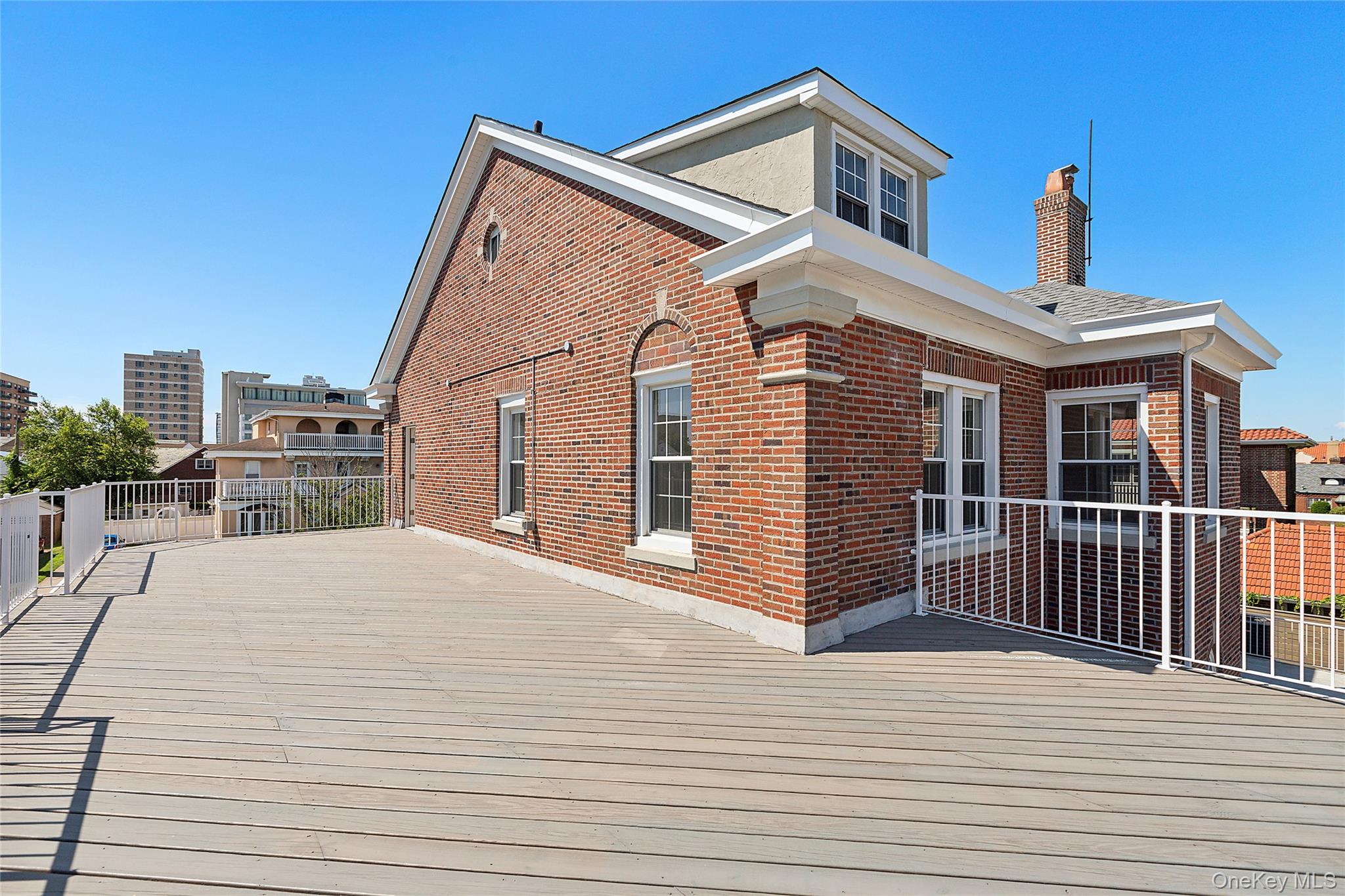 #18 photo, 65 W Beech Street, नासाउ काउंटी Long Beach , NY 11561