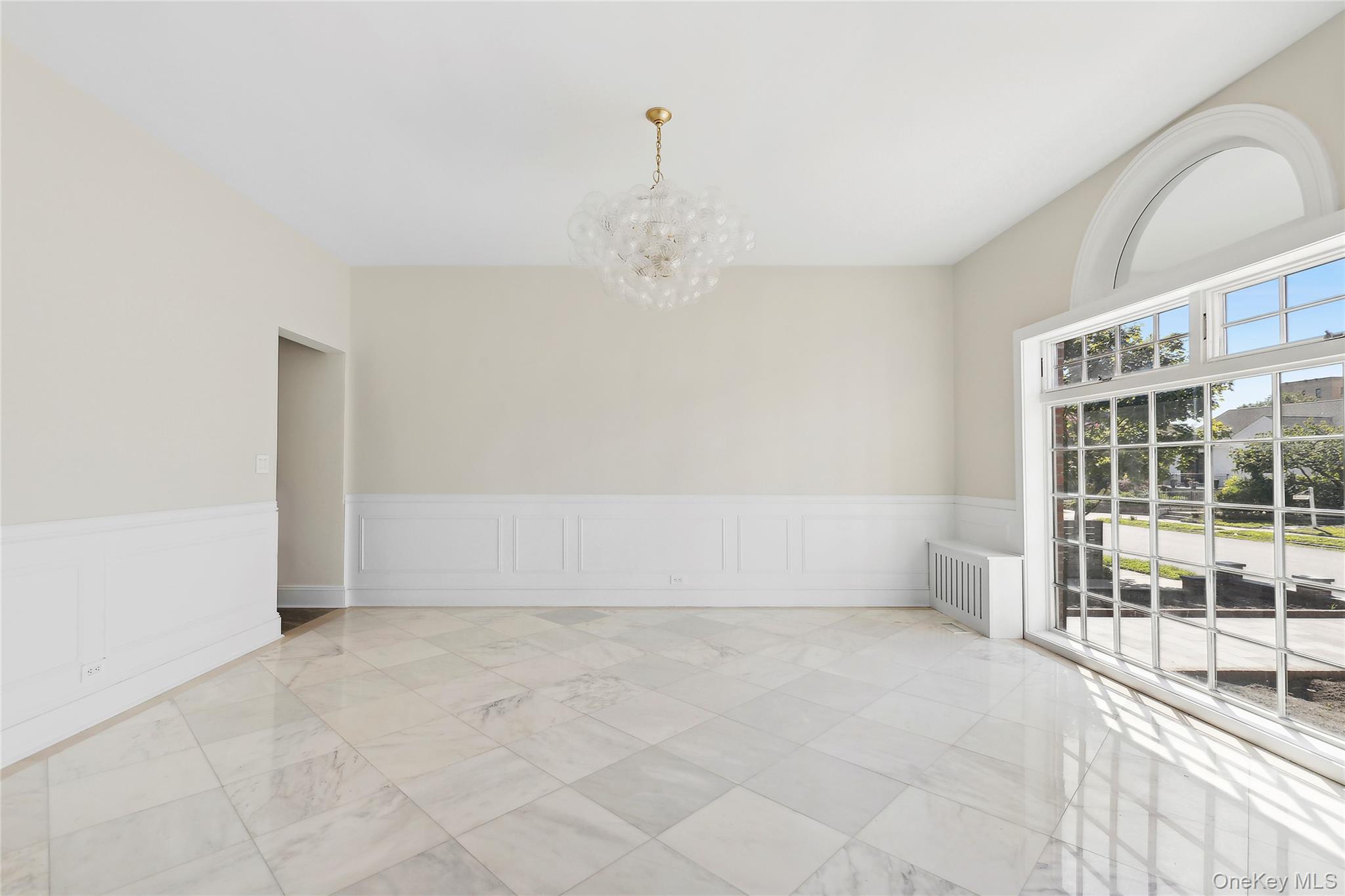 #3 photo, 65 W Beech Street, नासाउ काउंटी Long Beach , NY 11561