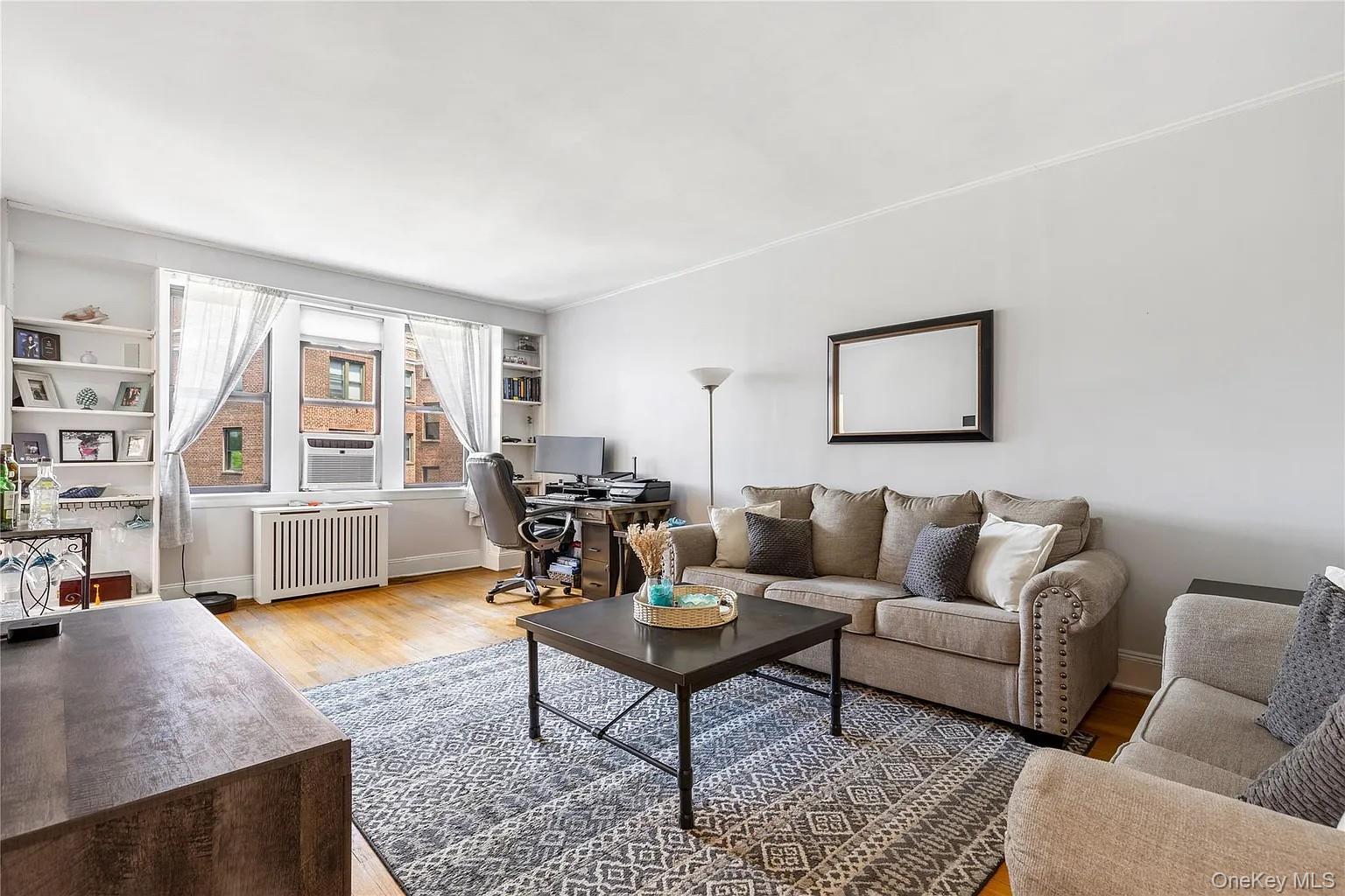 #5 photo, 11 Alden Road, Larchmont , NY 10538