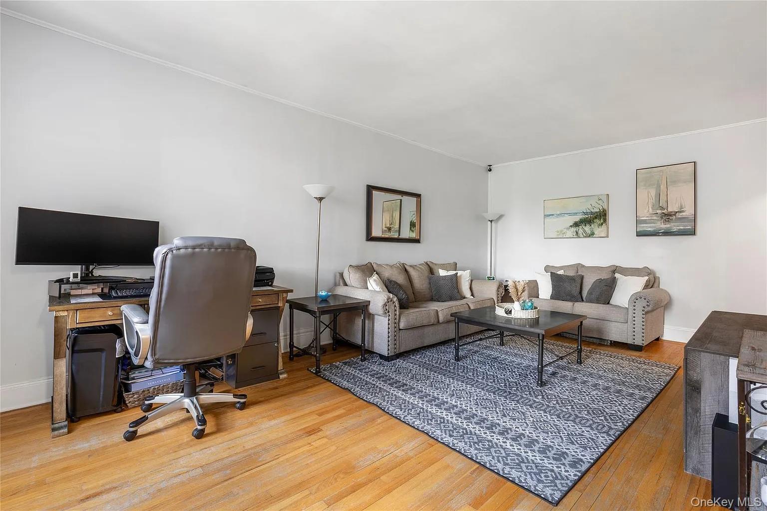 #6 photo, 11 Alden Road, Larchmont , NY 10538