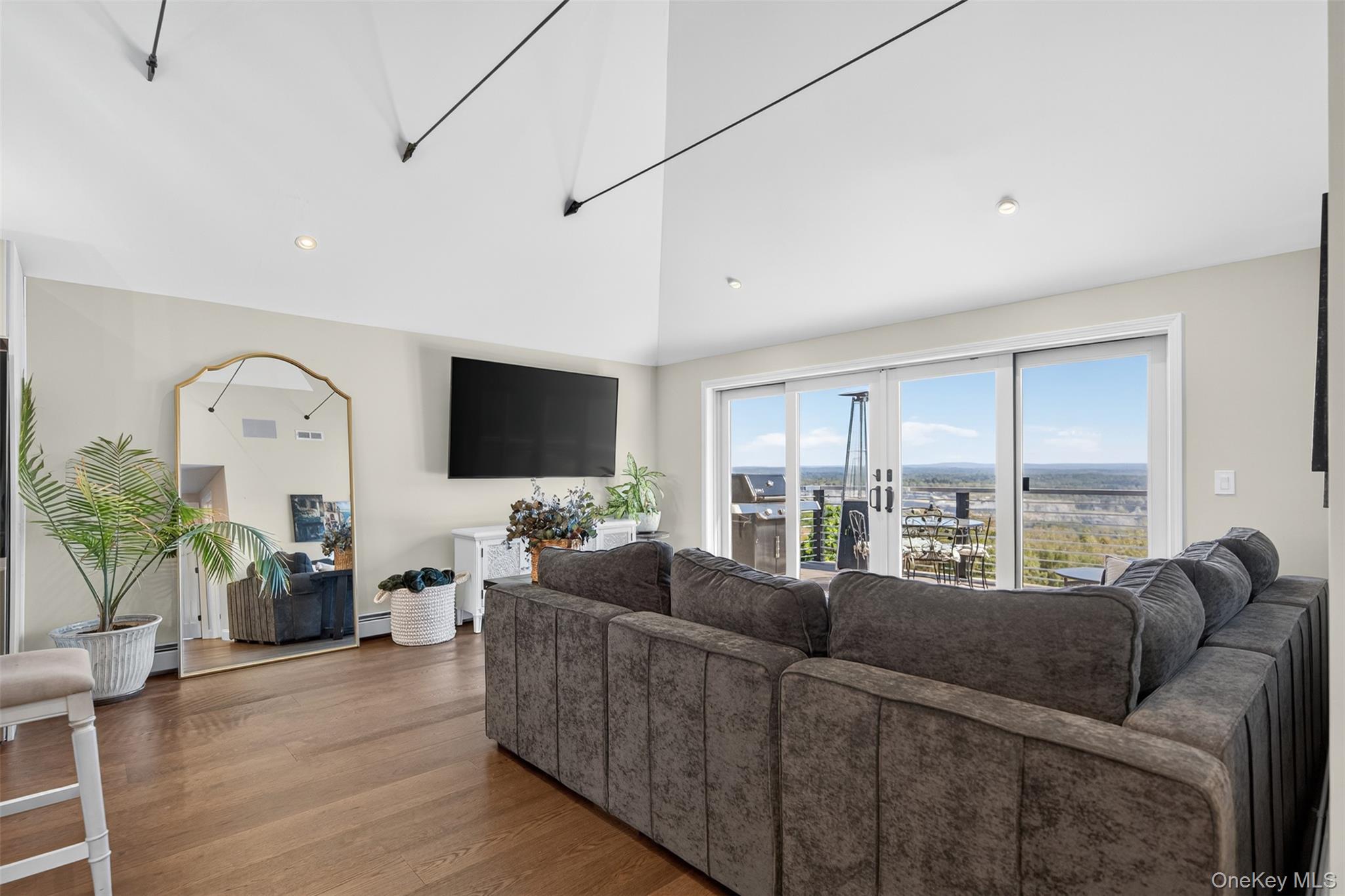 #11 photo, 1568 Route 9W, Marlboro , NY 12542