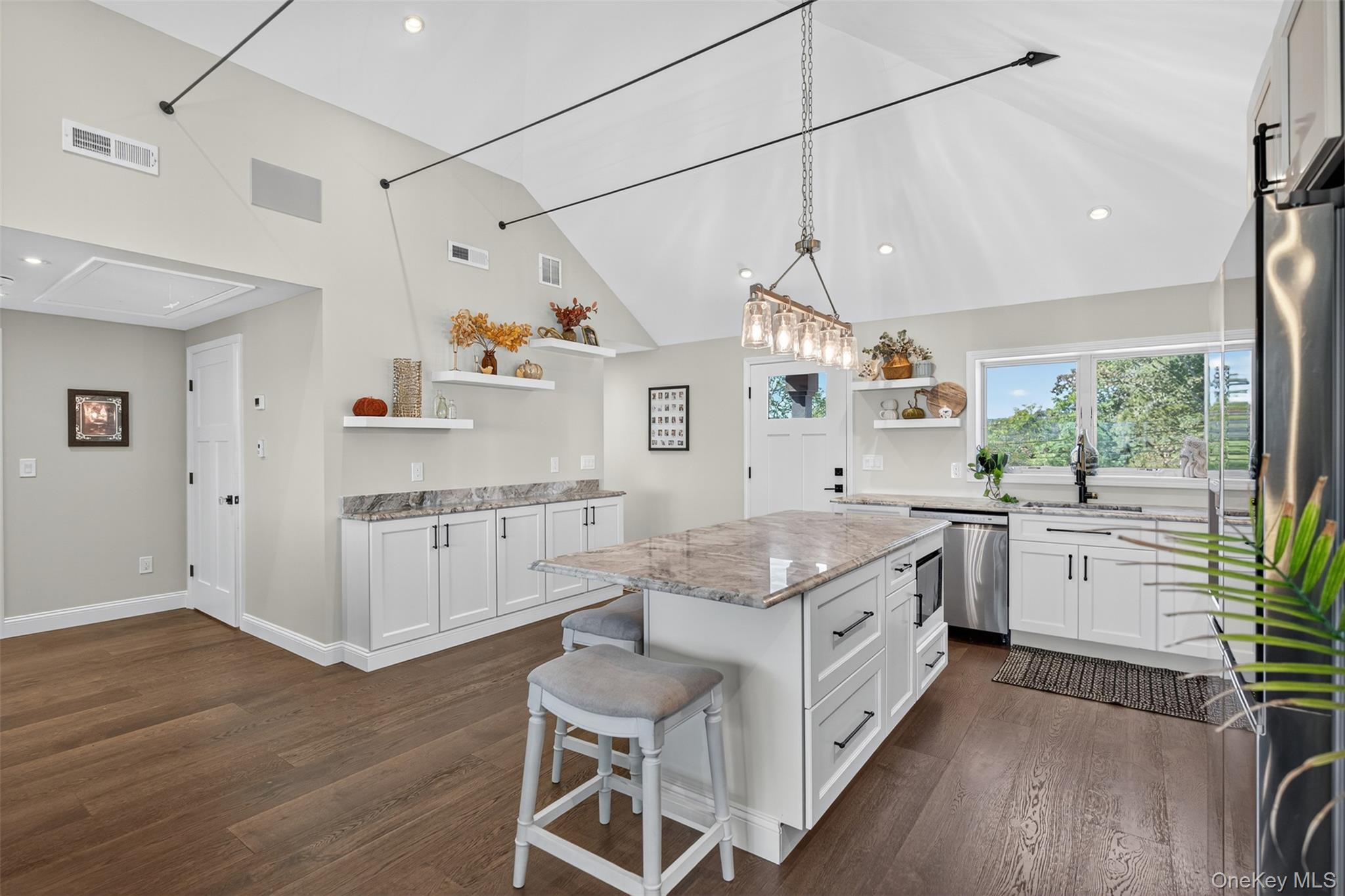 #8 photo, 1568 Route 9W, Marlboro , NY 12542