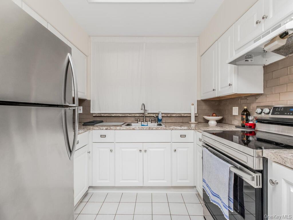 #6 photo, 1863 Williamsbridge Road, Bronx , NY 10461