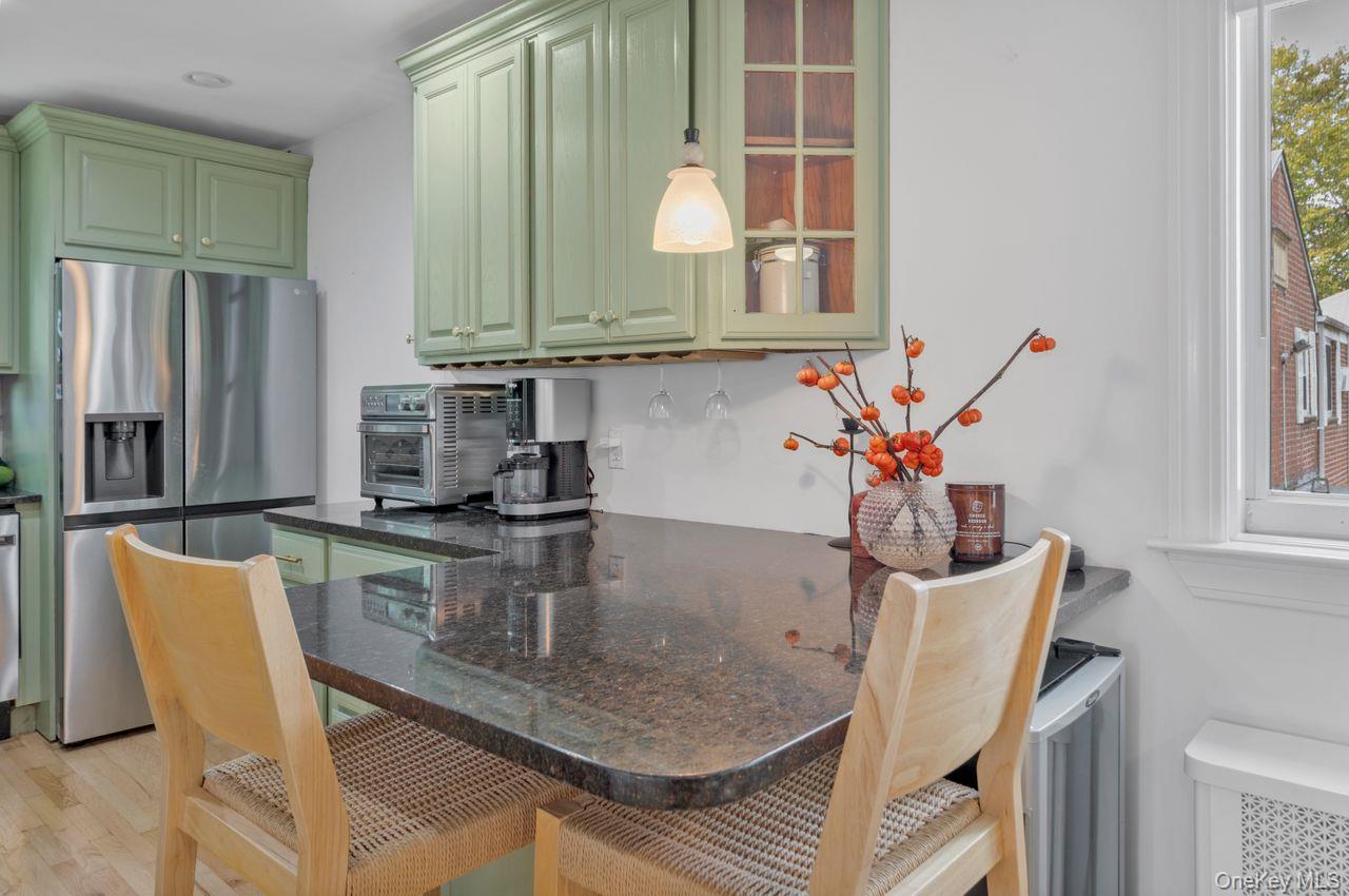 #11 photo, 73-20 263rd Street, Glen Oaks , NY 11004