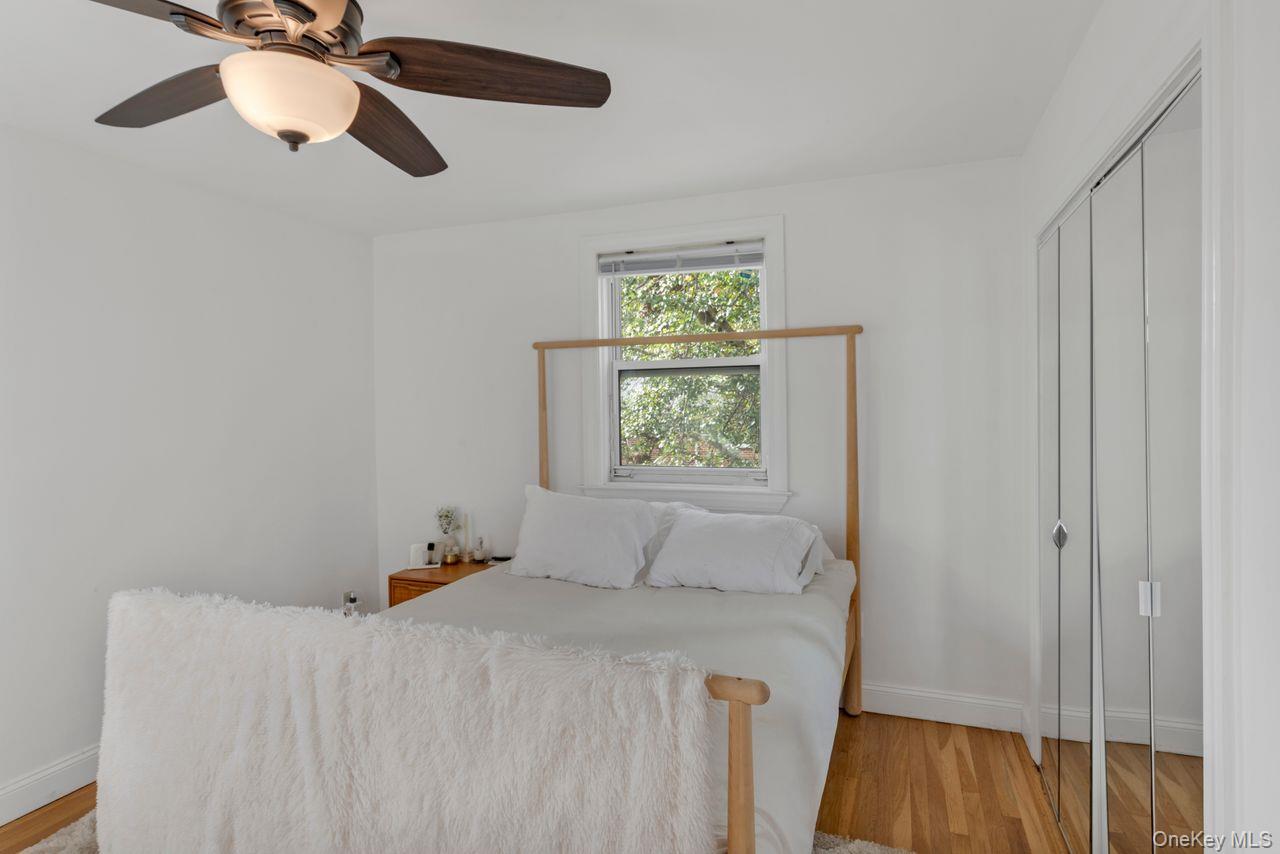 #13 photo, 73-20 263rd Street, Glen Oaks , NY 11004