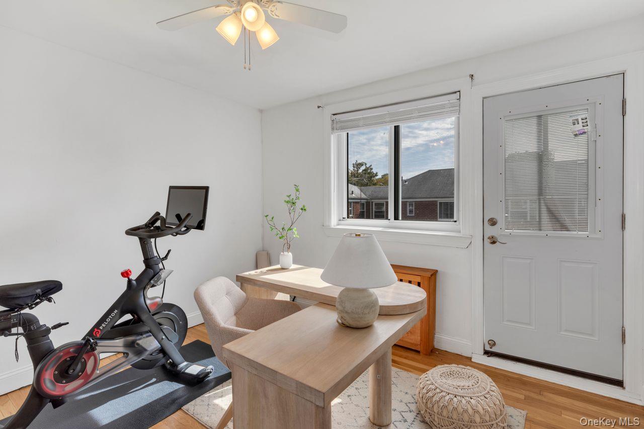 #17 photo, 73-20 263rd Street, Glen Oaks , NY 11004