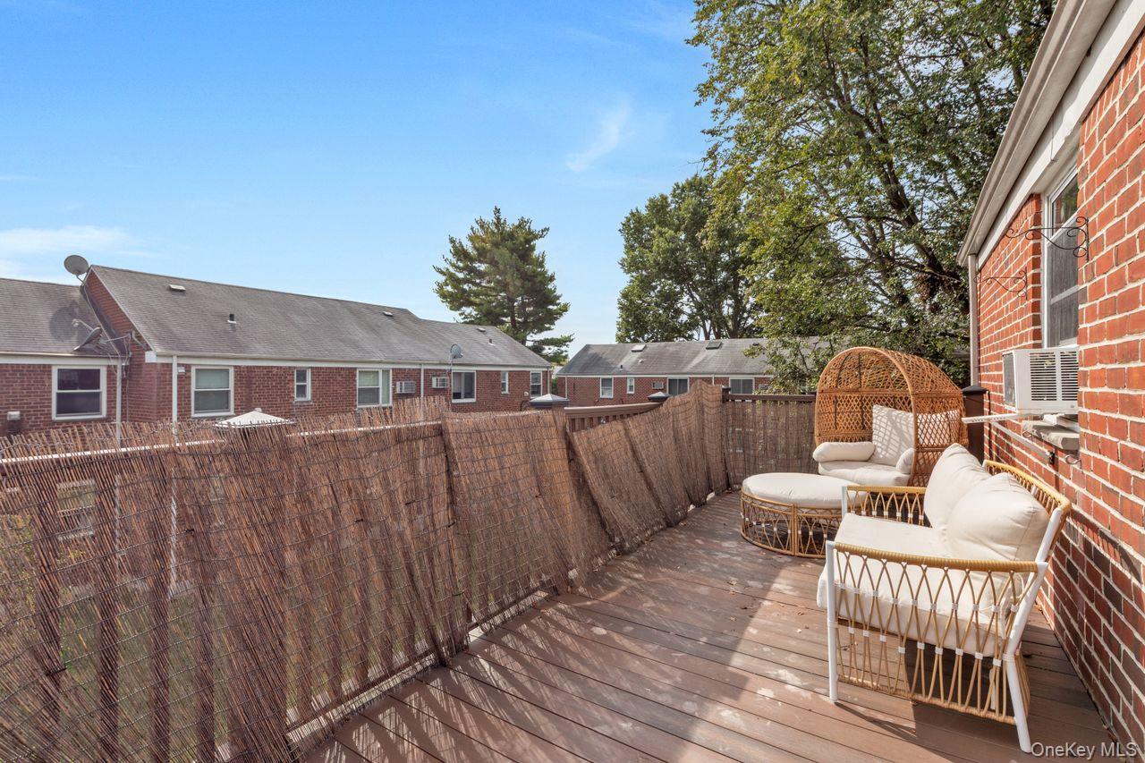 #18 photo, 73-20 263rd Street, Glen Oaks , NY 11004