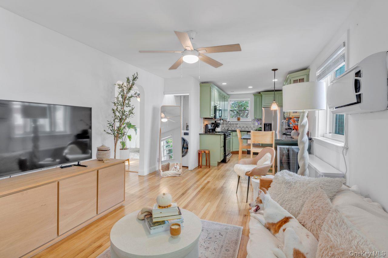 #3 photo, 73-20 263rd Street, Glen Oaks , NY 11004