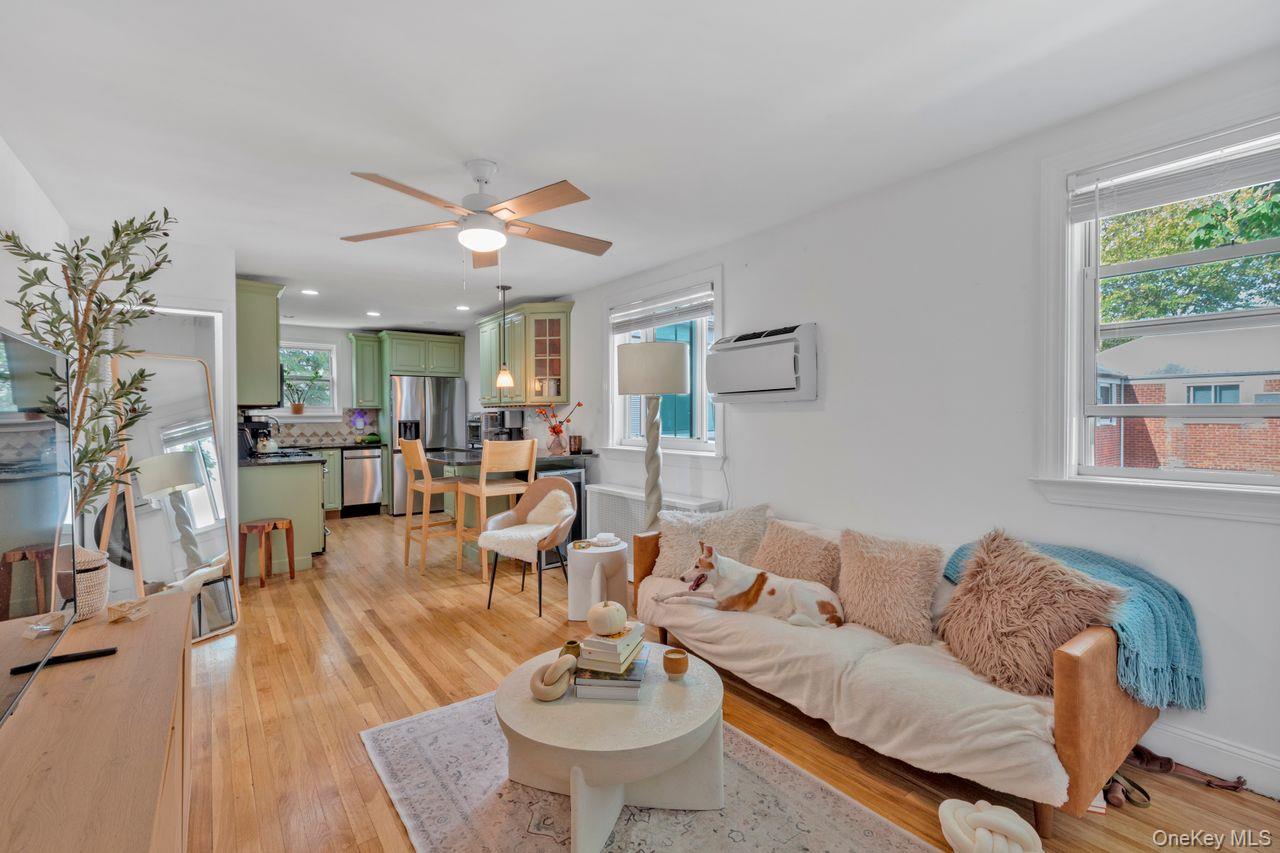 #4 photo, 73-20 263rd Street, Glen Oaks , NY 11004