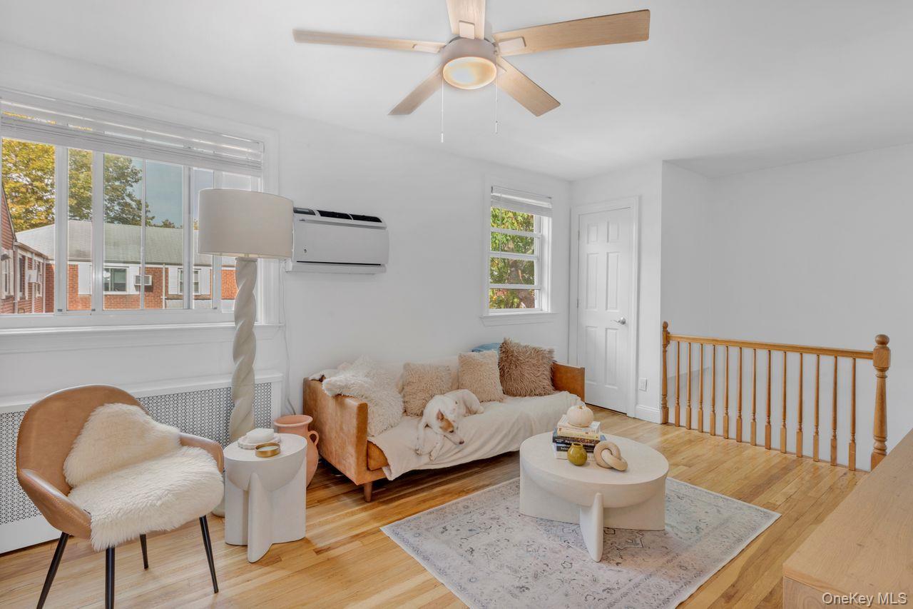 #5 photo, 73-20 263rd Street, Glen Oaks , NY 11004