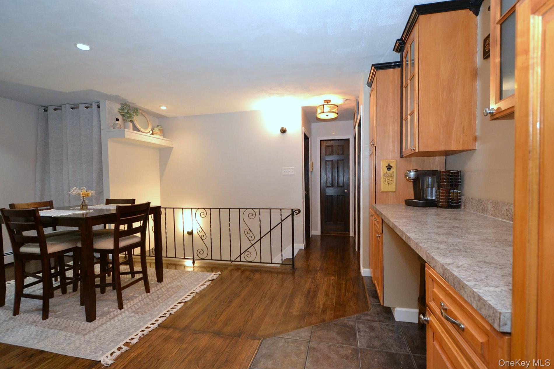 #11 photo, 18 Glen Hollow Drive, サフォーク郡 Holtsville , NY 11742