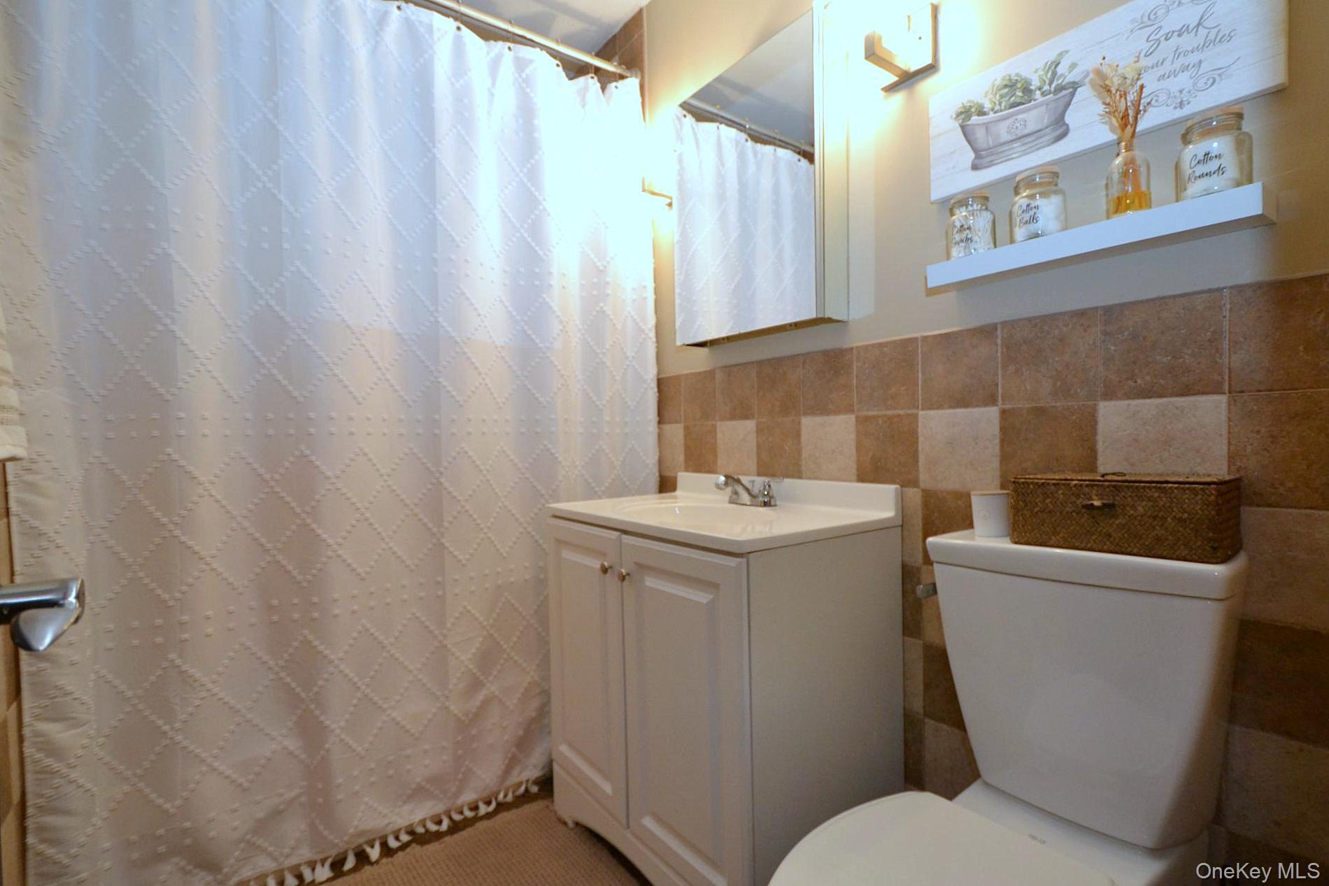 #13 photo, 18 Glen Hollow Drive, サフォーク郡 Holtsville , NY 11742