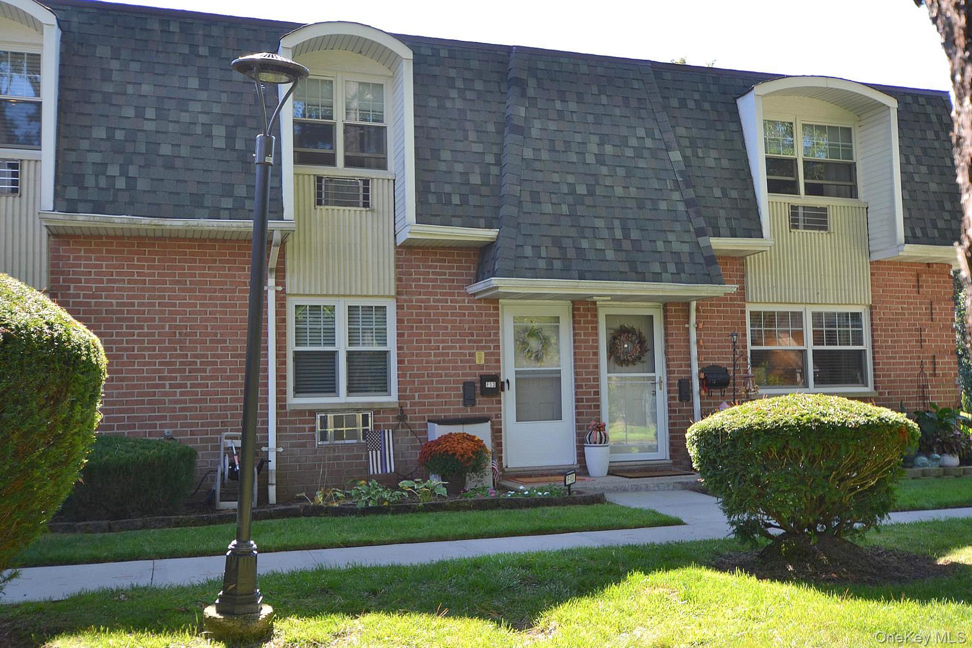 #2 photo, 18 Glen Hollow Drive, サフォーク郡 Holtsville , NY 11742