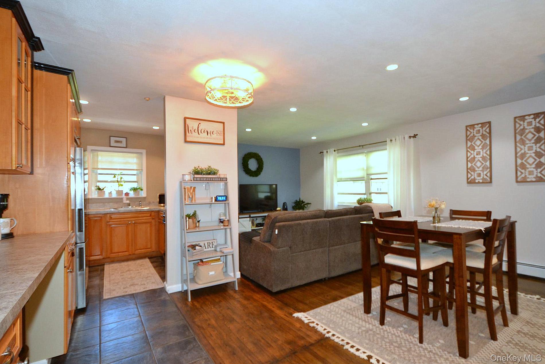 #6 photo, 18 Glen Hollow Drive, サフォーク郡 Holtsville , NY 11742