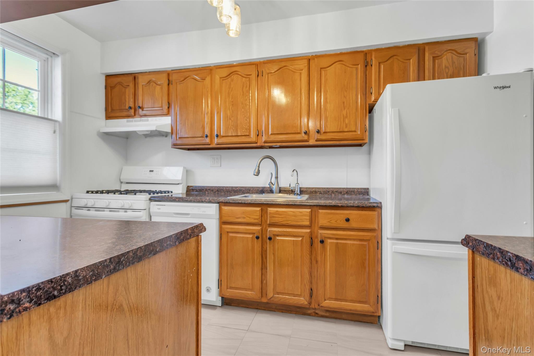 #11 photo, 67-44 224th Street, クイーンズ区 Oakland Gardens , NY 11364