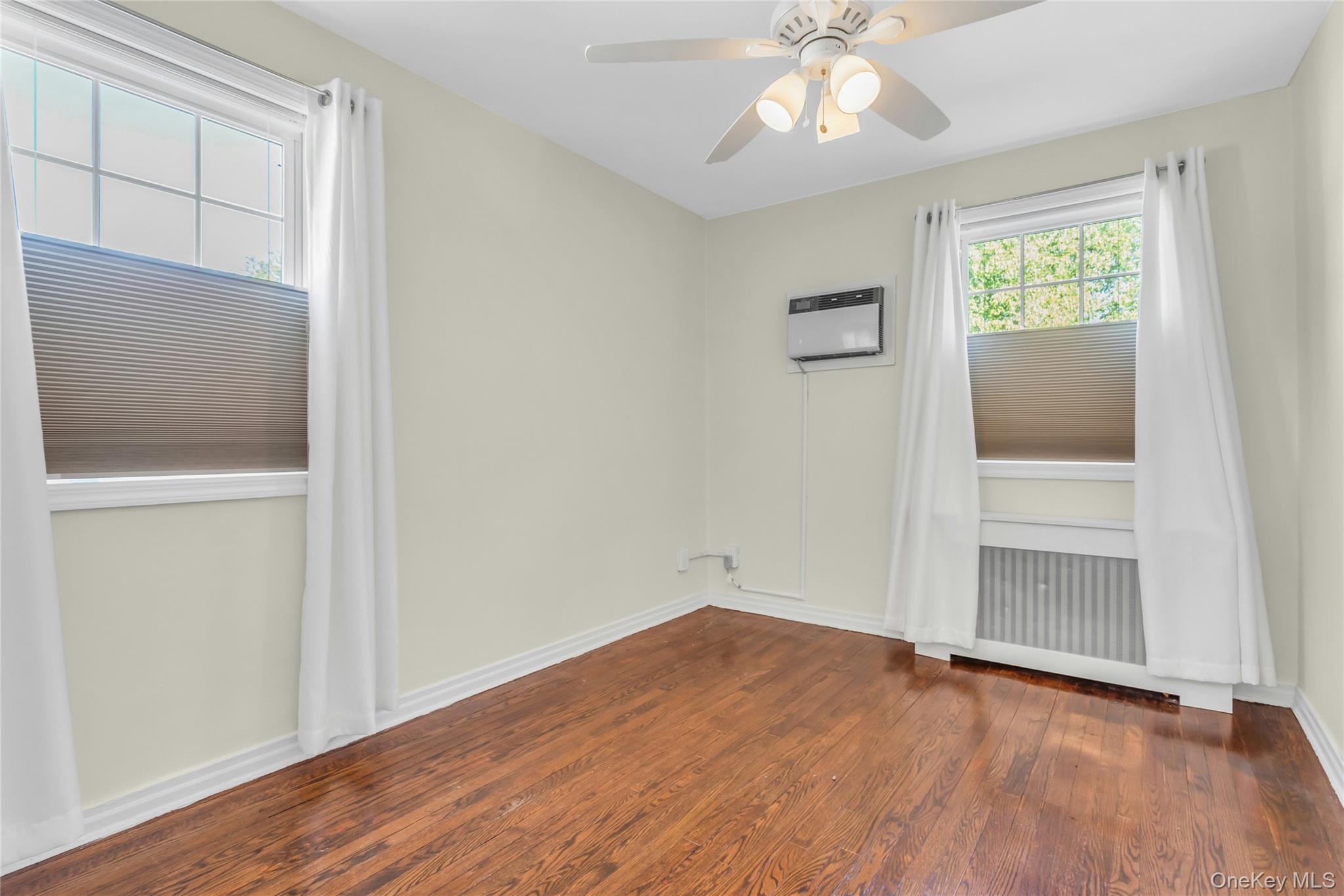 #15 photo, 67-44 224th Street, クイーンズ区 Oakland Gardens , NY 11364