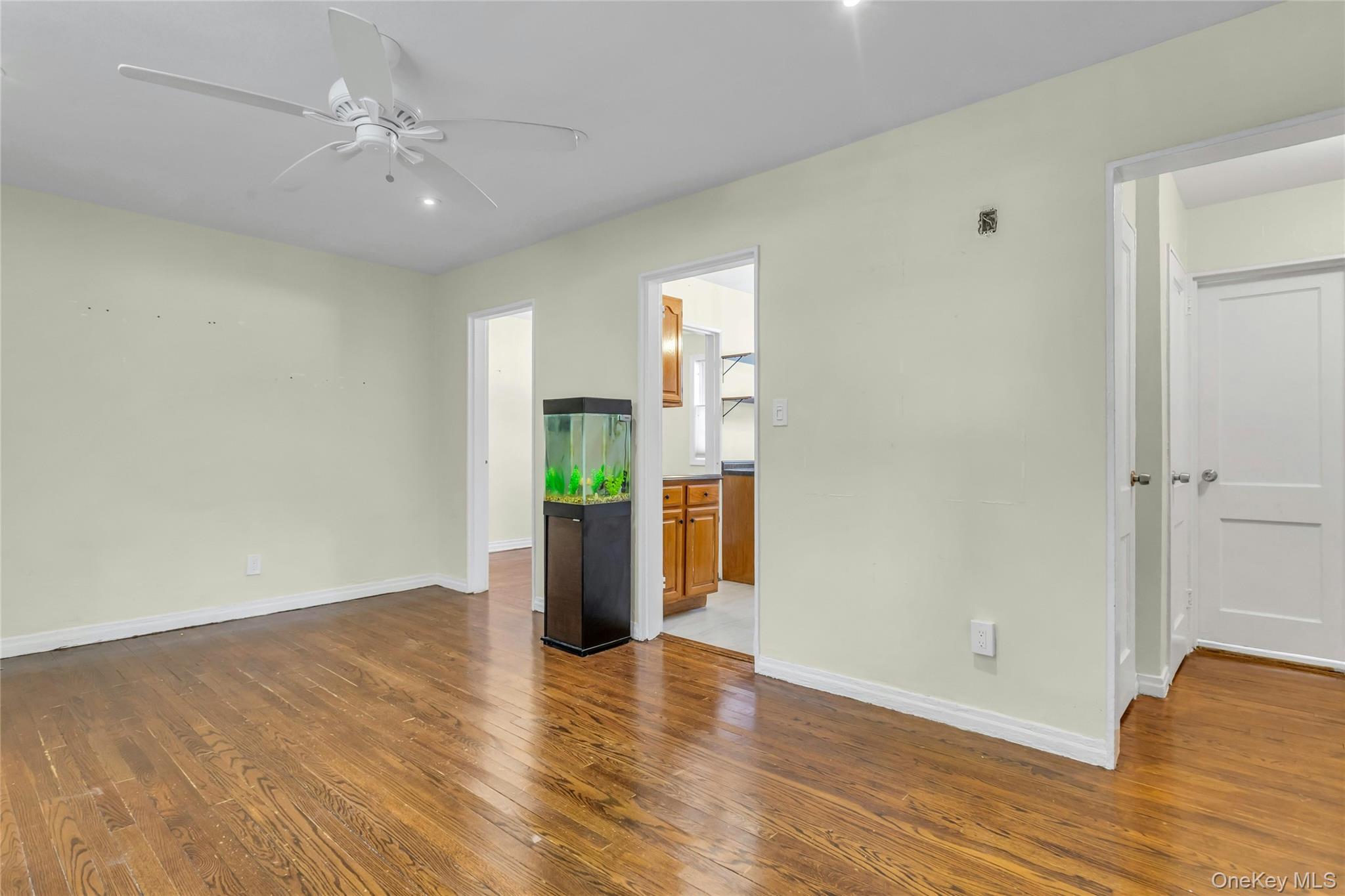 #4 photo, 67-44 224th Street, クイーンズ区 Oakland Gardens , NY 11364