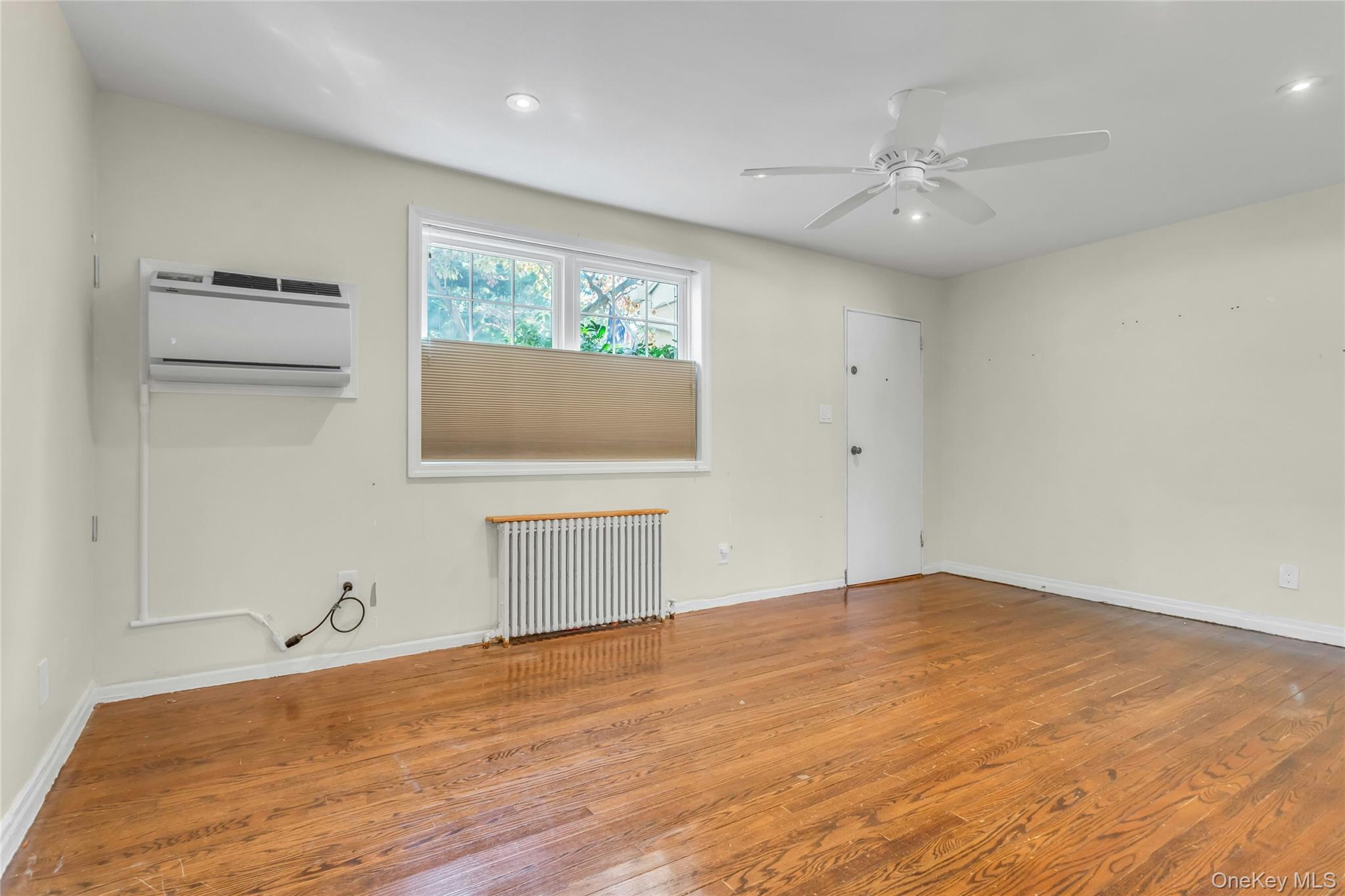 #5 photo, 67-44 224th Street, クイーンズ区 Oakland Gardens , NY 11364